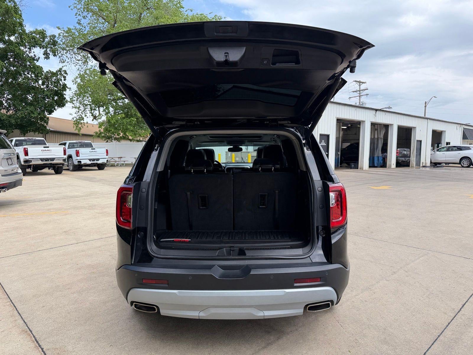 2023 GMC Acadia SLT