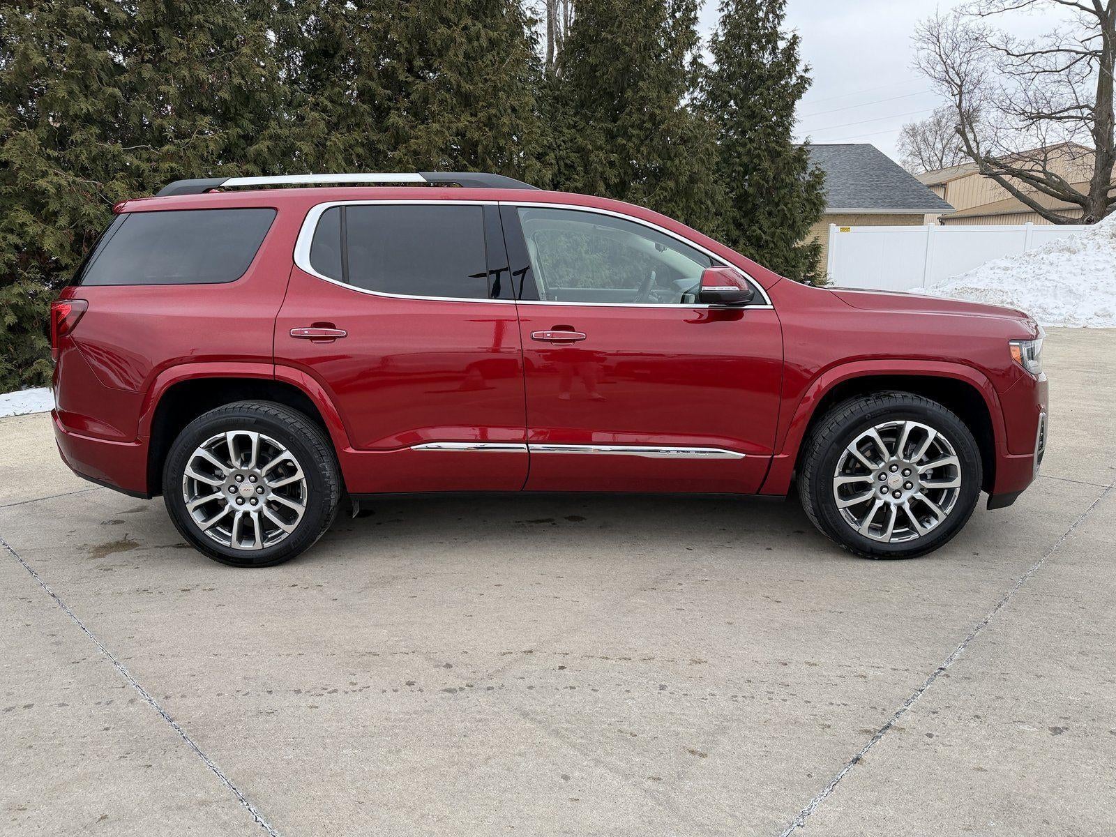 2023 GMC Acadia Denali