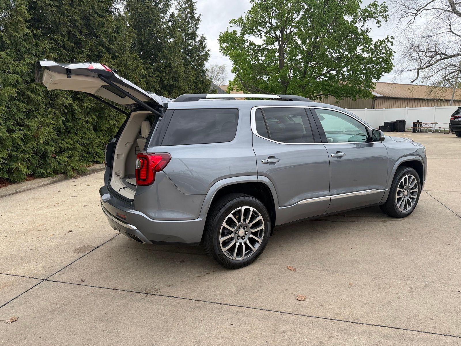 2022 GMC Acadia Denali