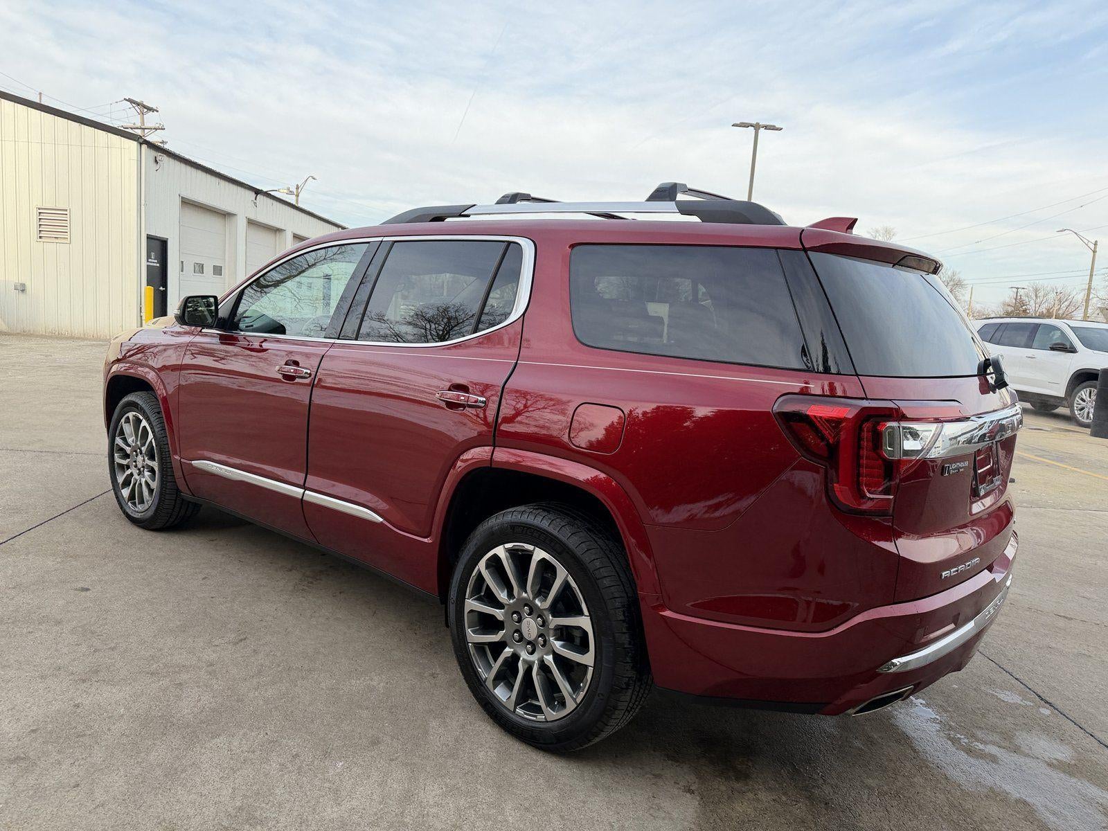 2023 GMC Acadia Denali