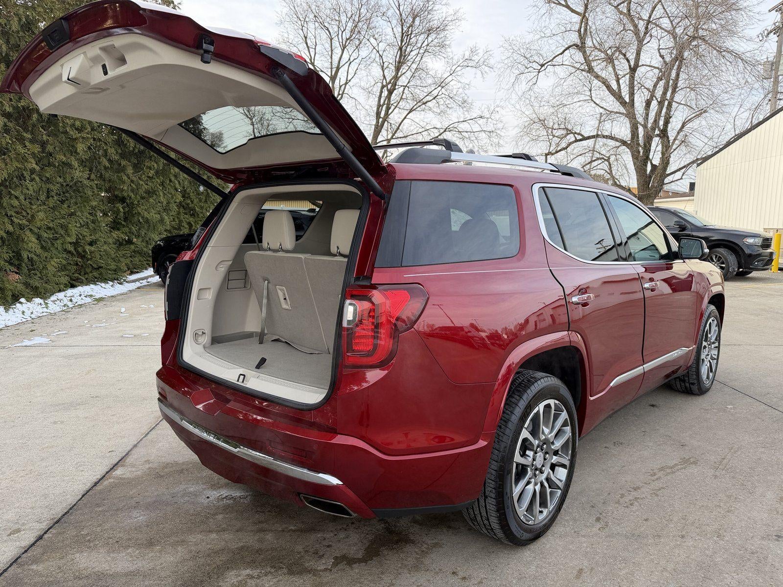 2023 GMC Acadia Denali