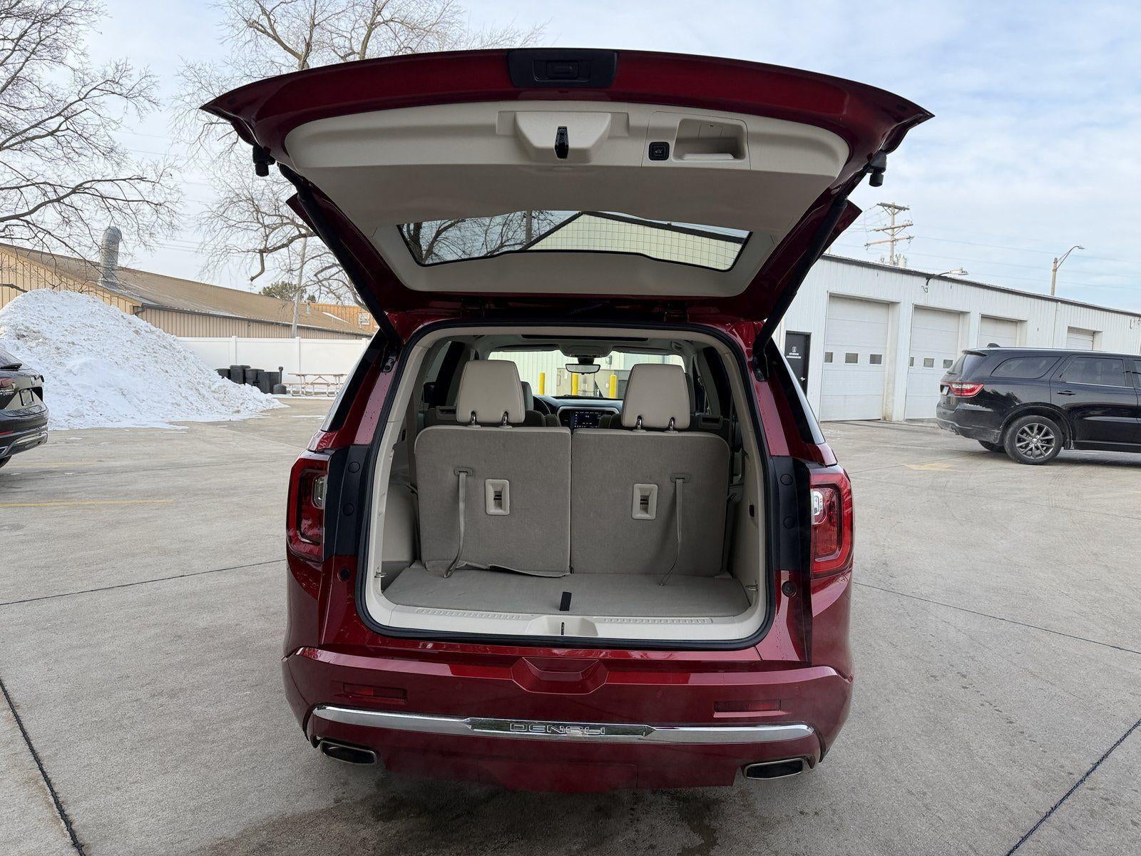 2023 GMC Acadia Denali