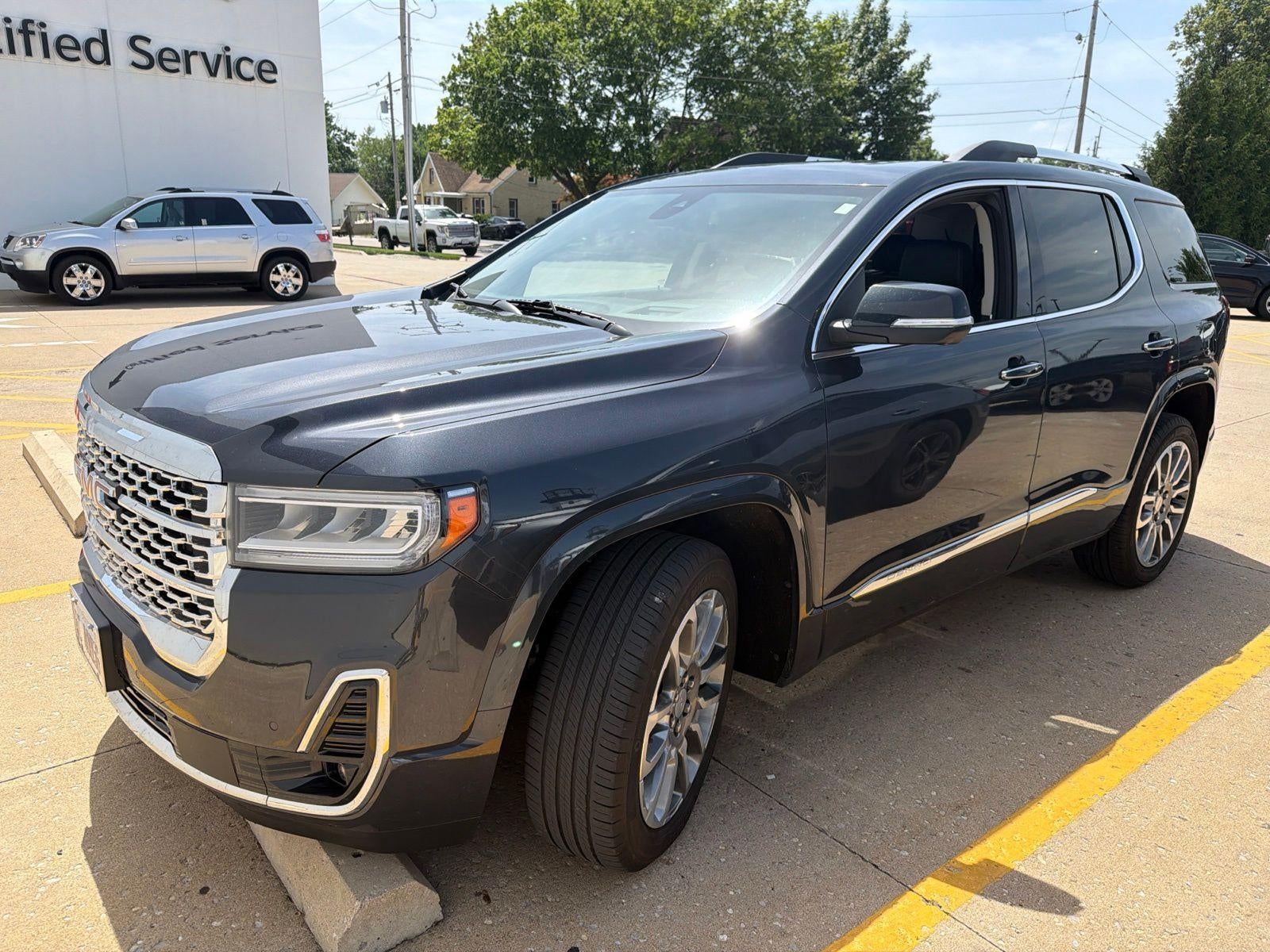 2023 GMC Acadia Denali