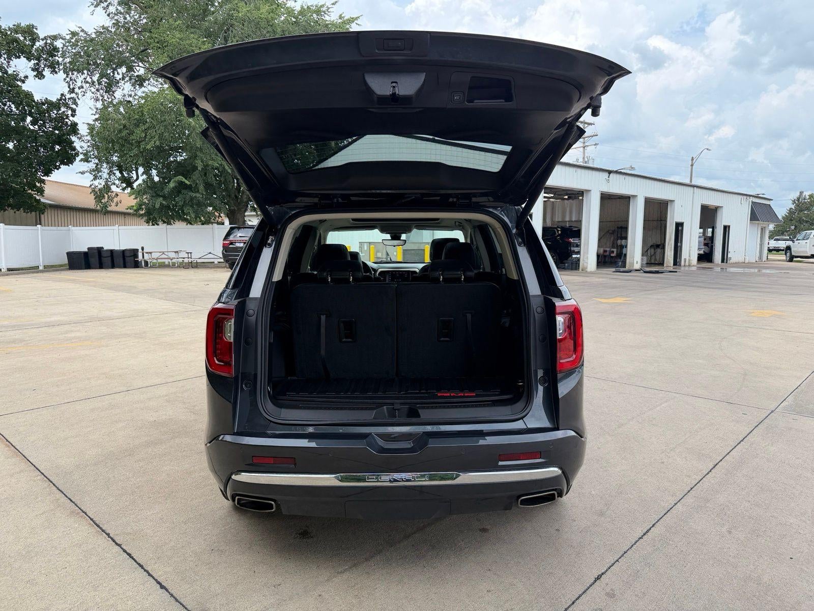 2023 GMC Acadia Denali