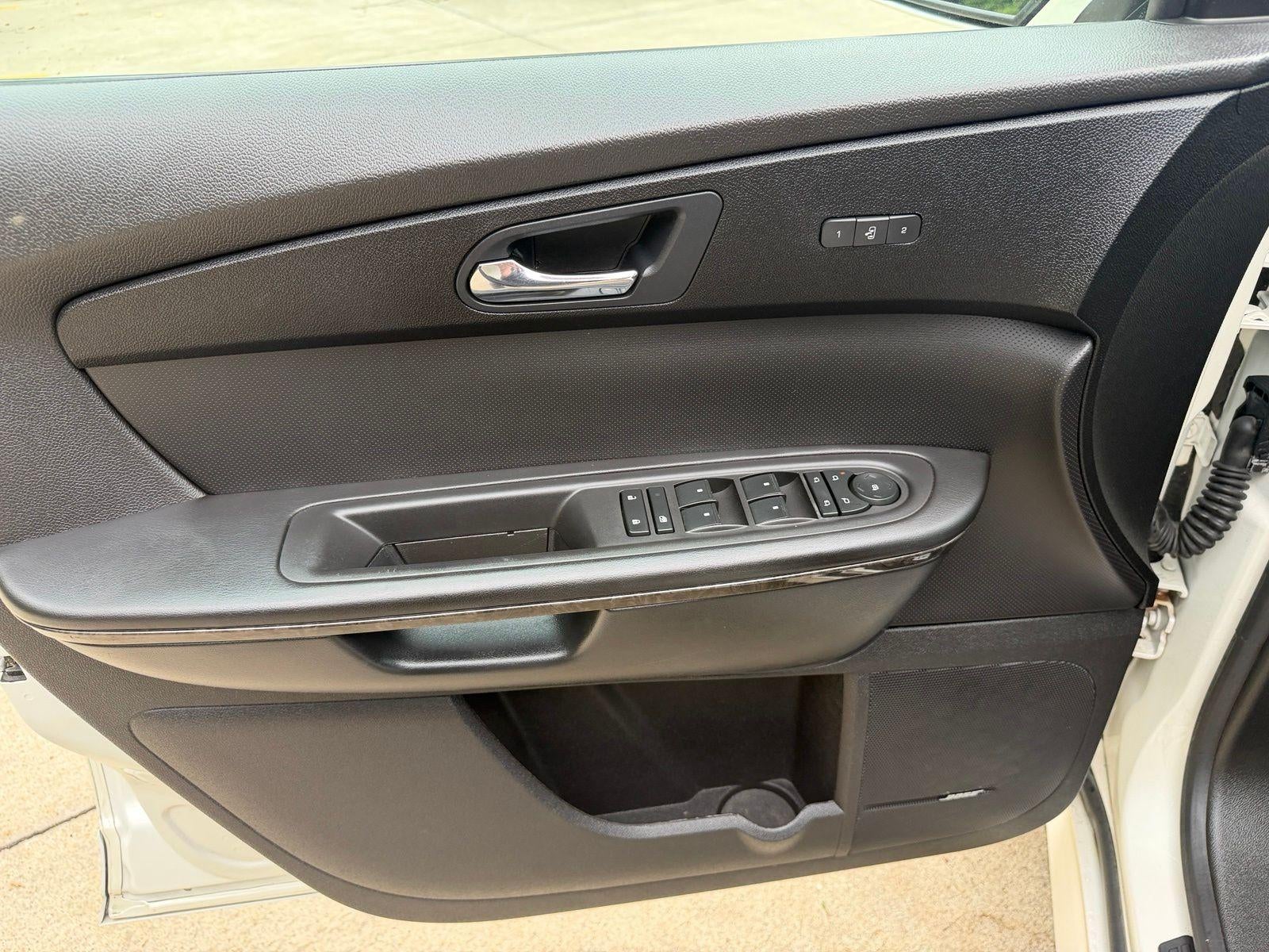 2011 GMC Acadia Base
