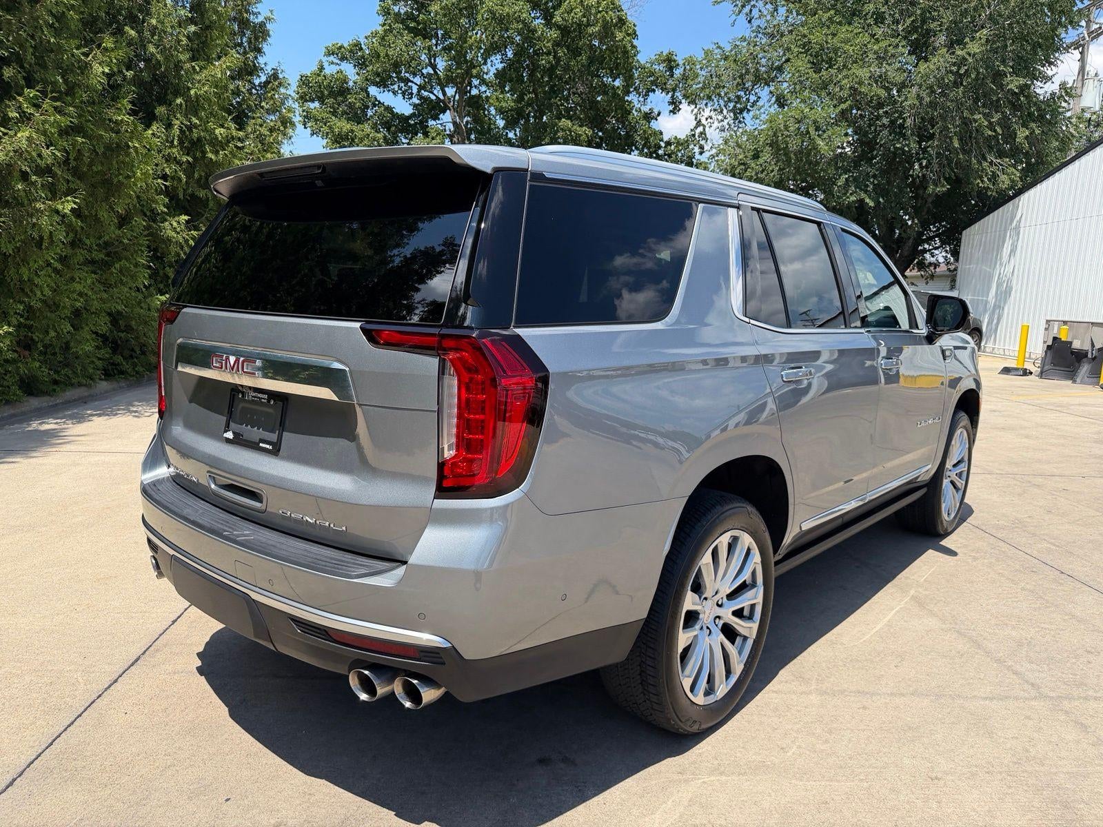2023 GMC Yukon Base