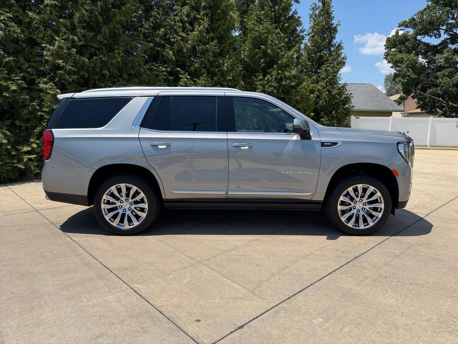 2023 GMC Yukon Base