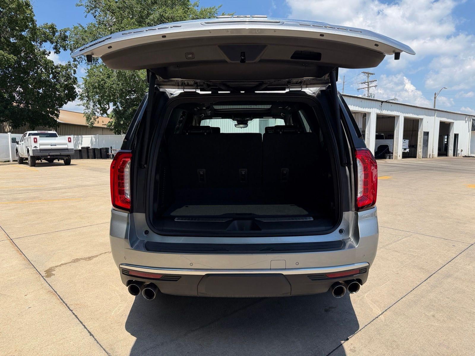 2023 GMC Yukon Base