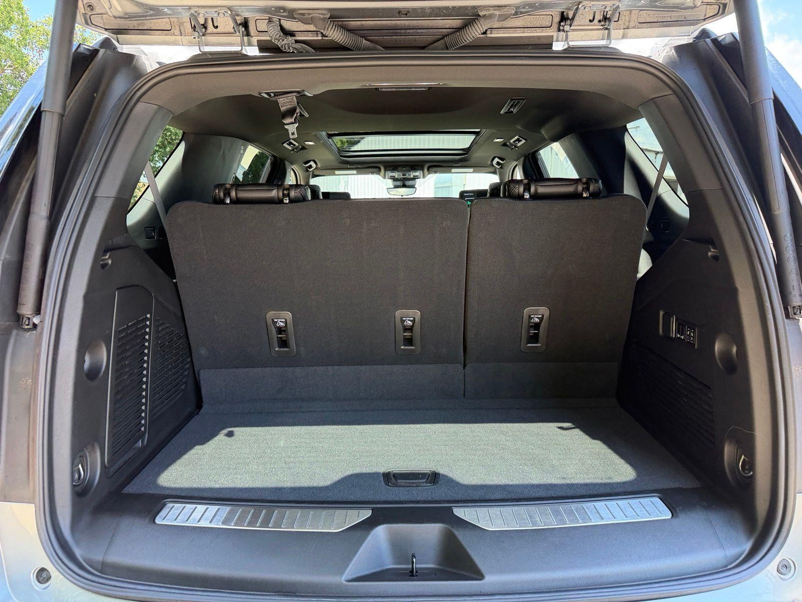 2023 GMC Yukon Base