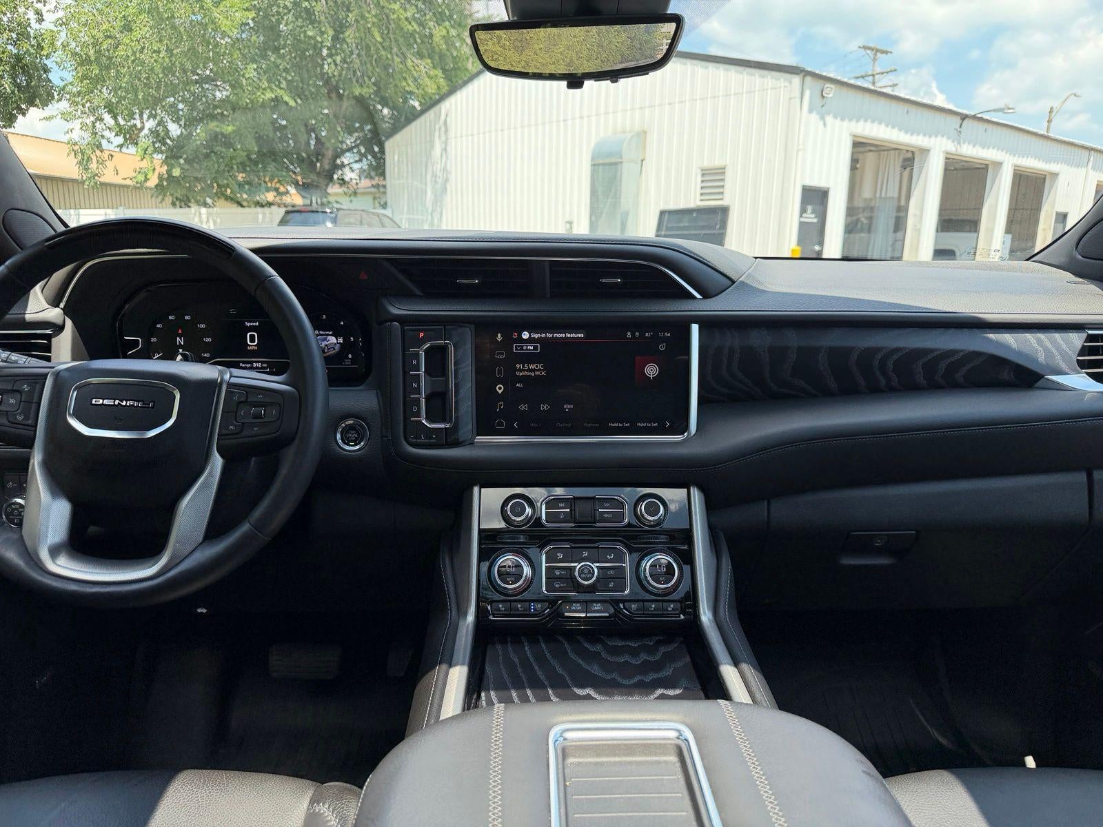 2023 GMC Yukon Base