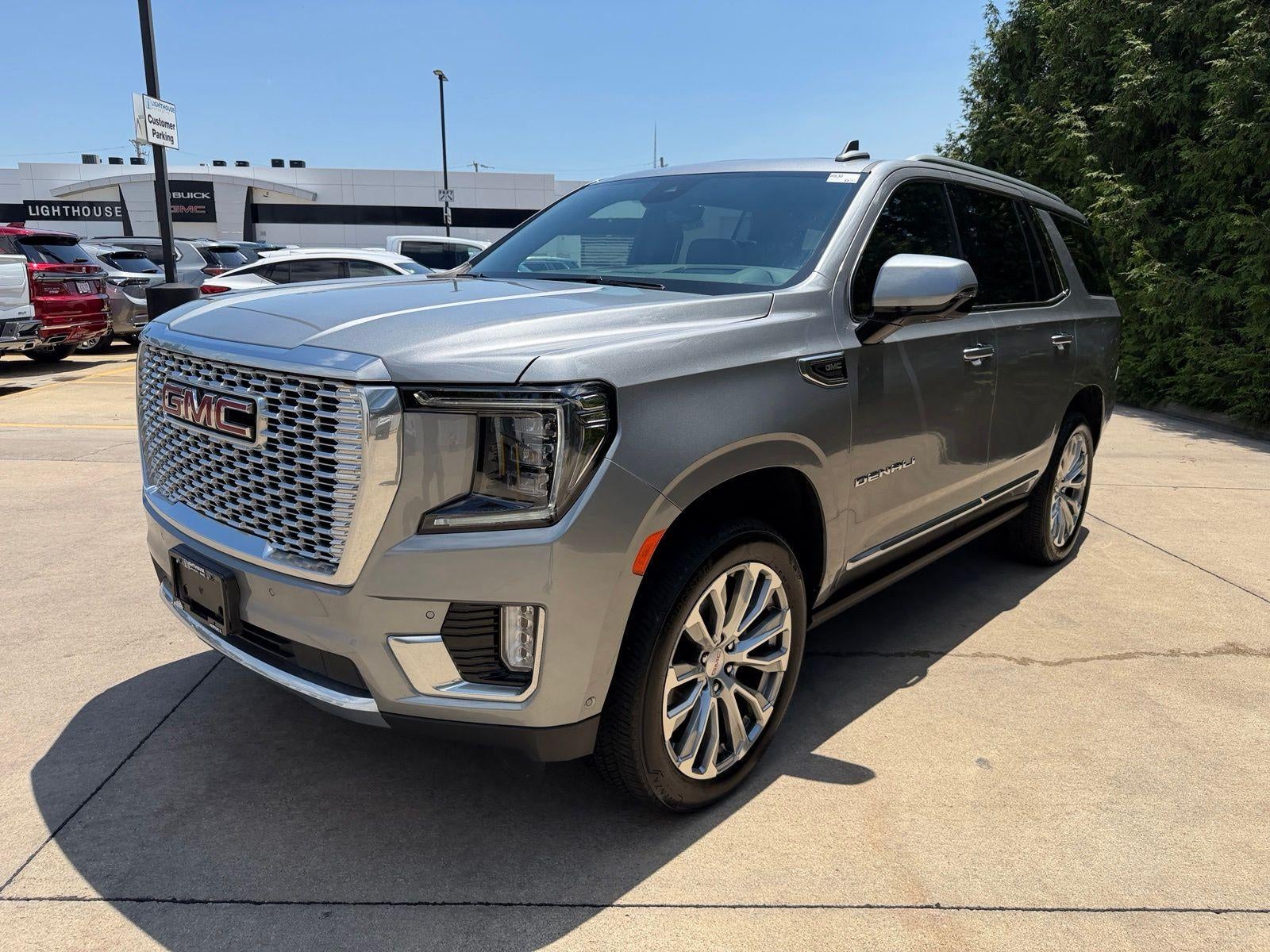 2023 GMC Yukon Base