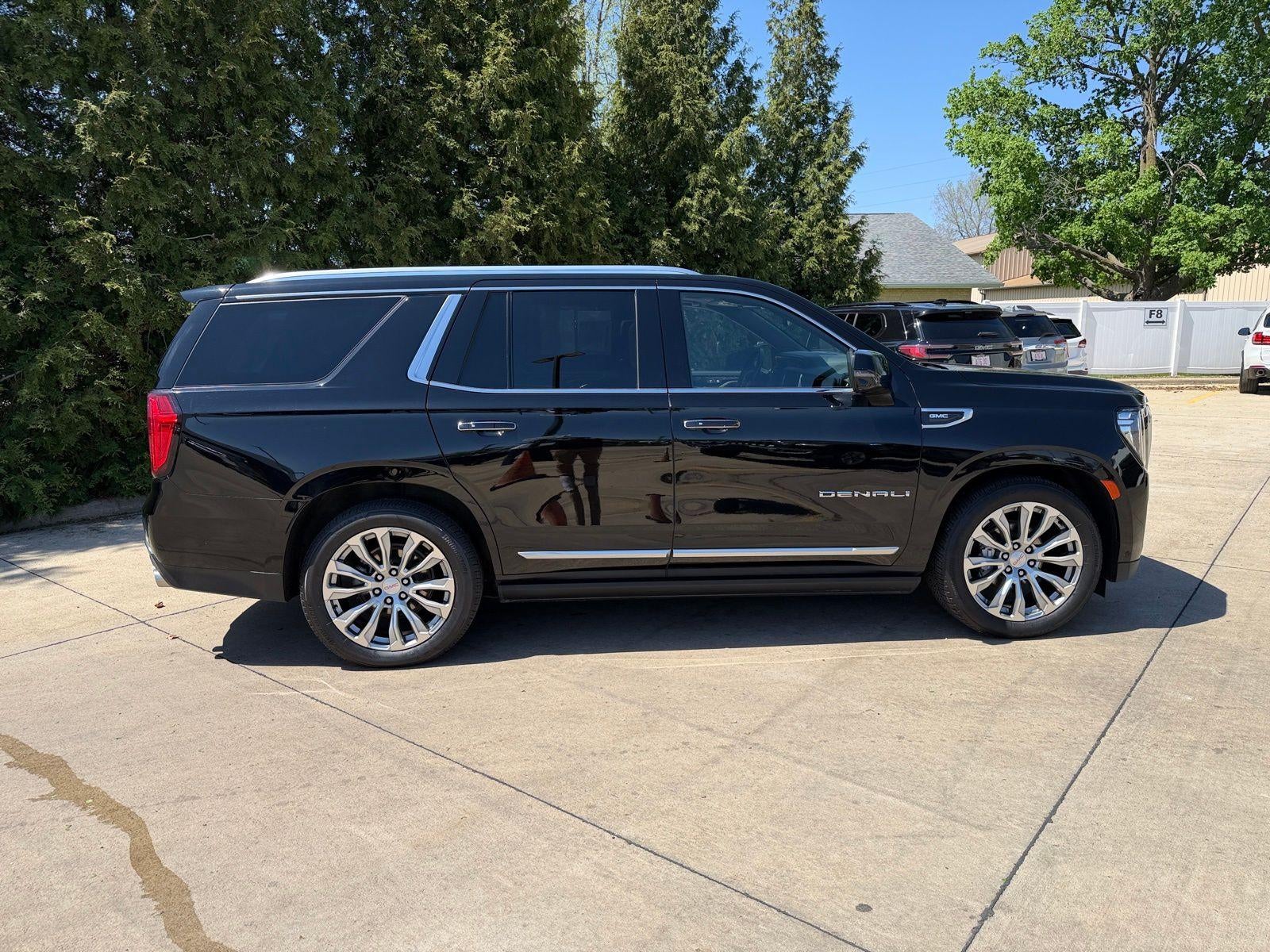 2023 GMC Yukon Base