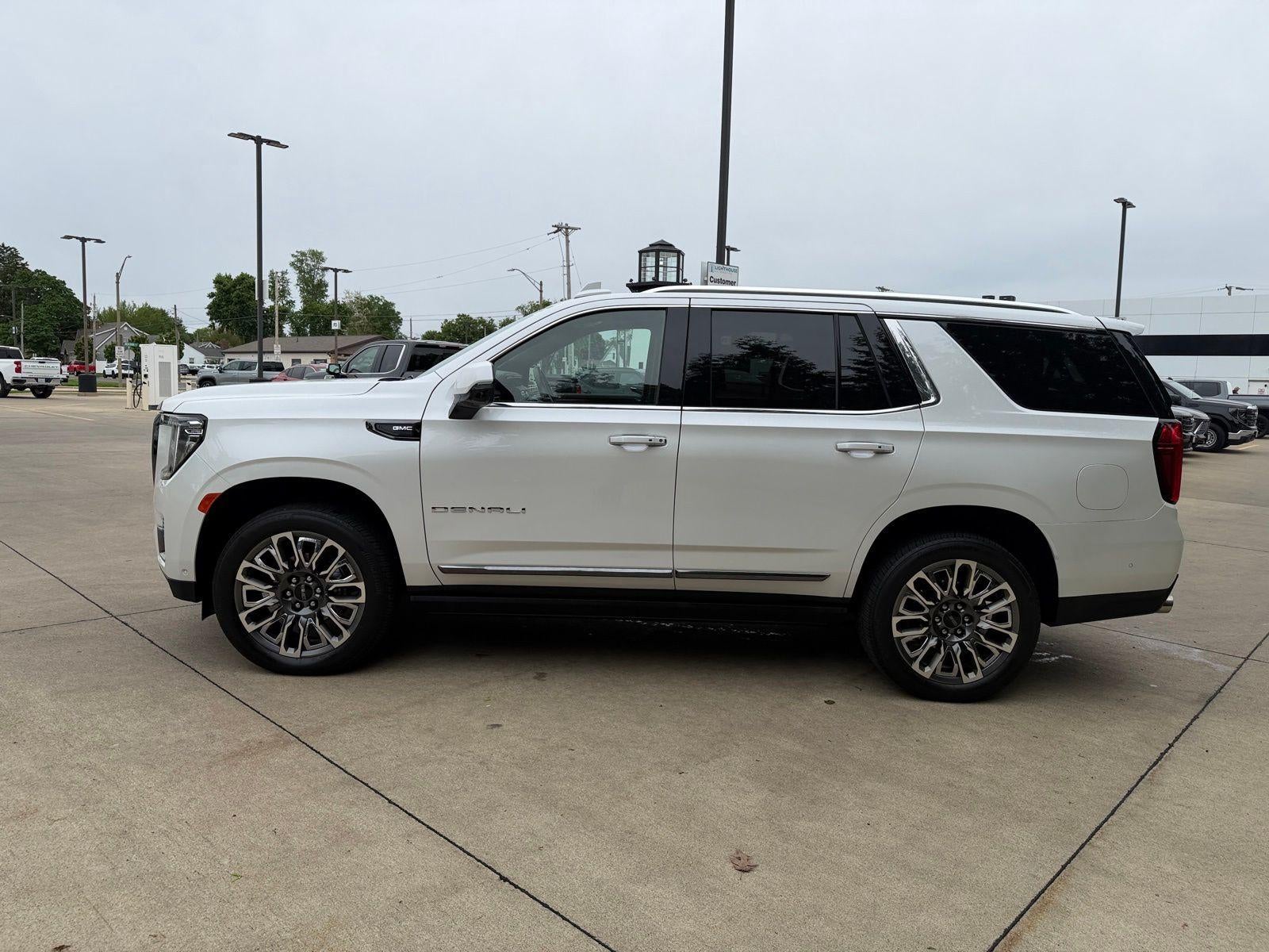 2023 GMC Yukon Base
