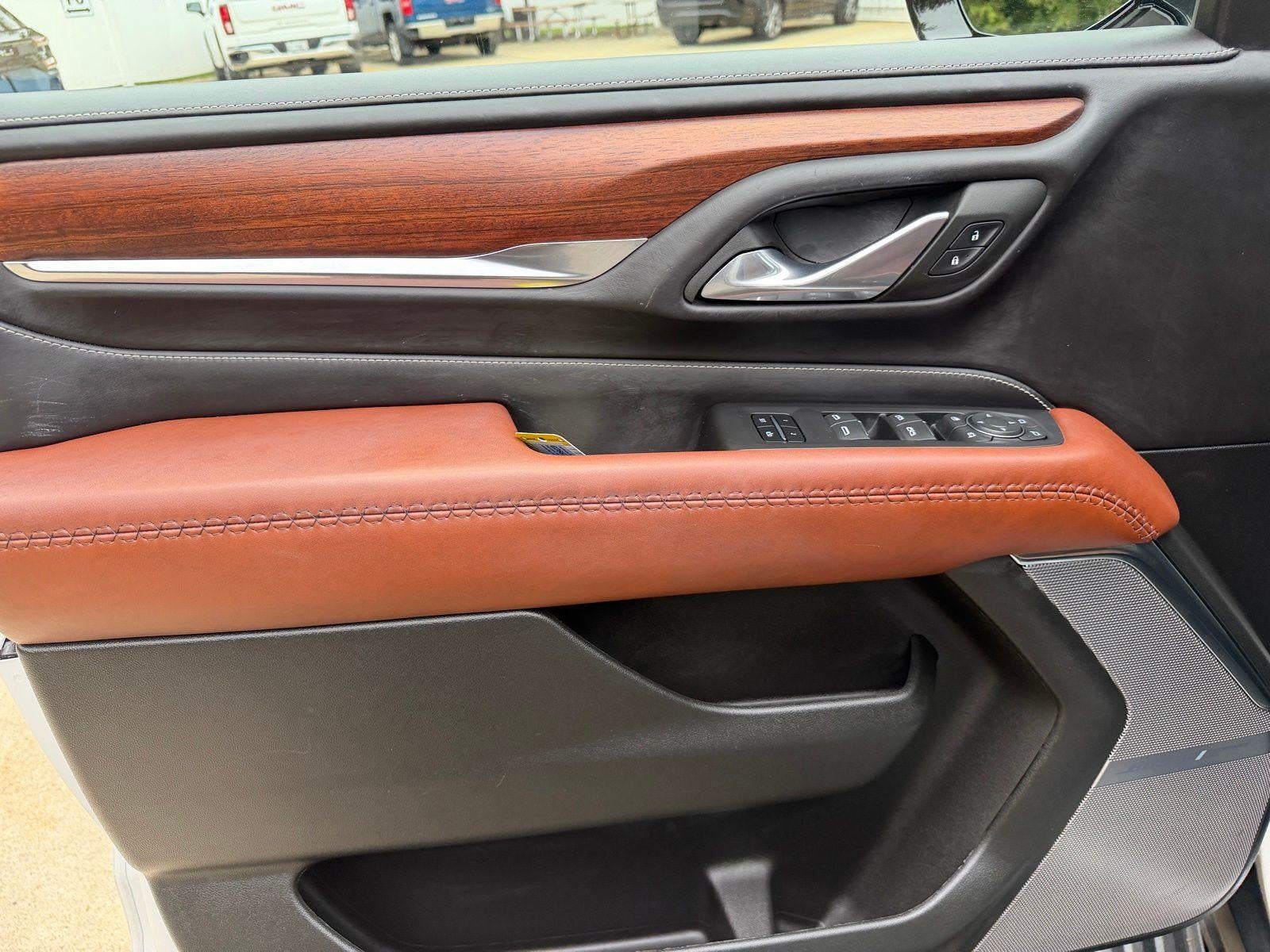 2023 GMC Yukon Base