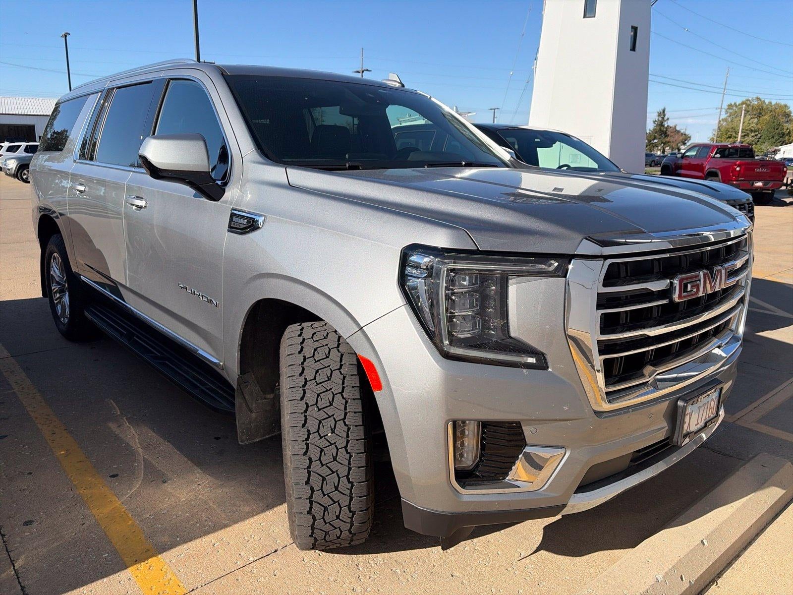 2023 GMC Yukon XL SLT