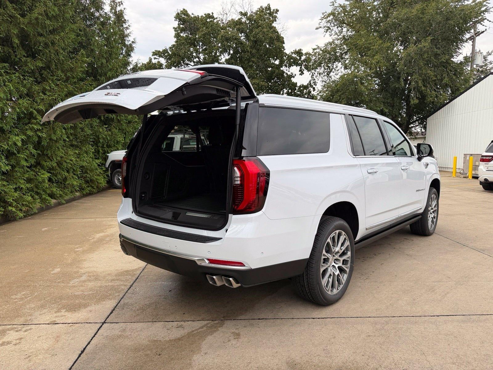 2027 GMC Yukon XL Denali