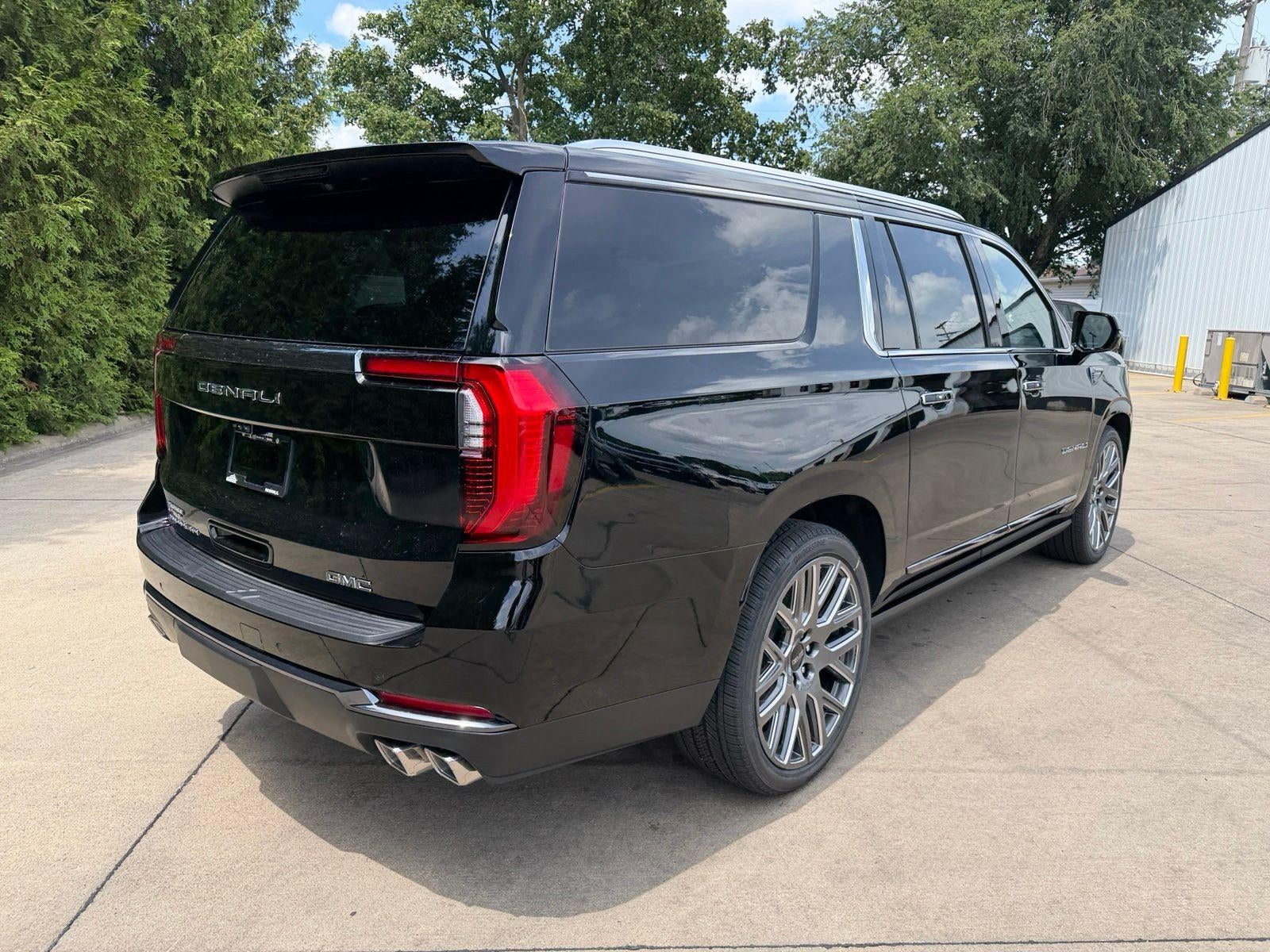 2026 GMC Yukon XL Denali Ultimate - Photo 35