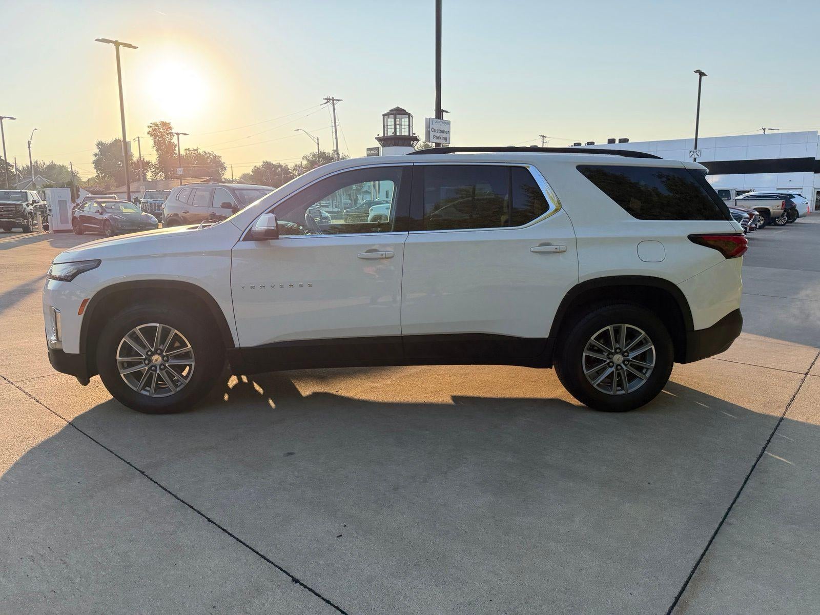 2023 Chevrolet Traverse LT