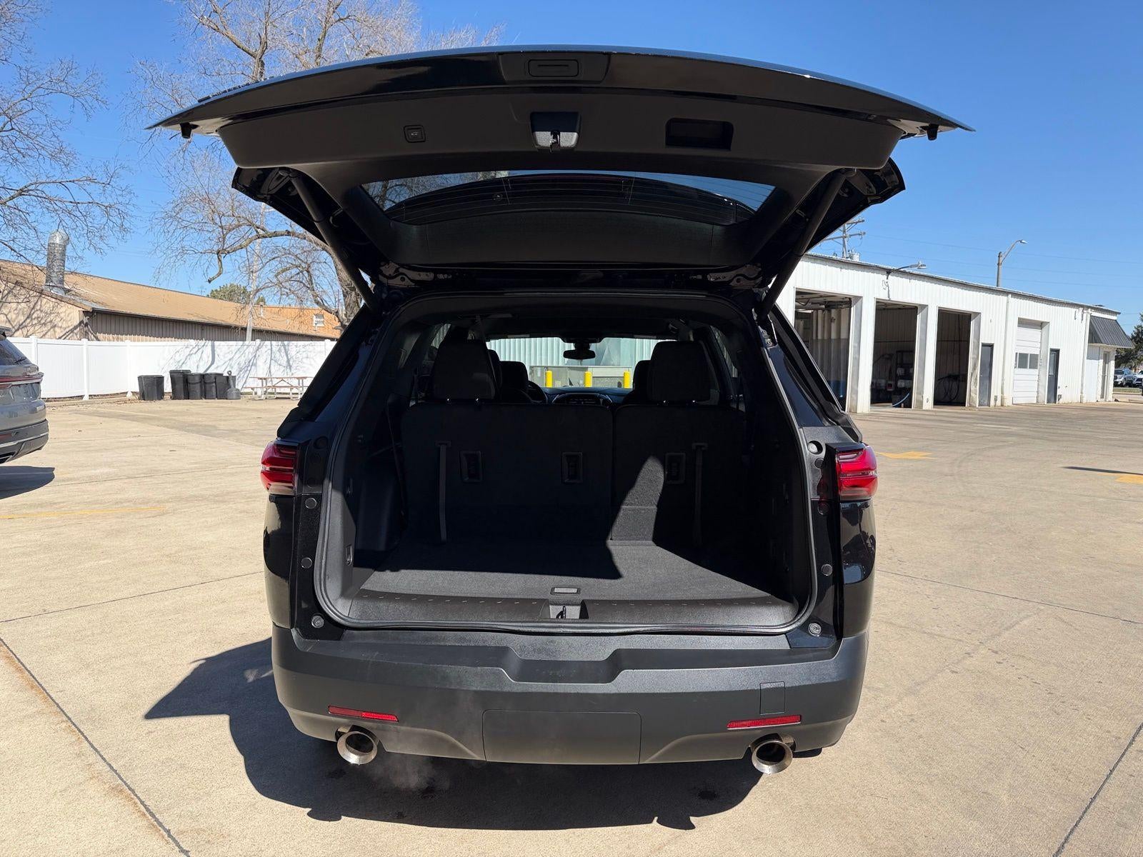 2023 Chevrolet Traverse LT