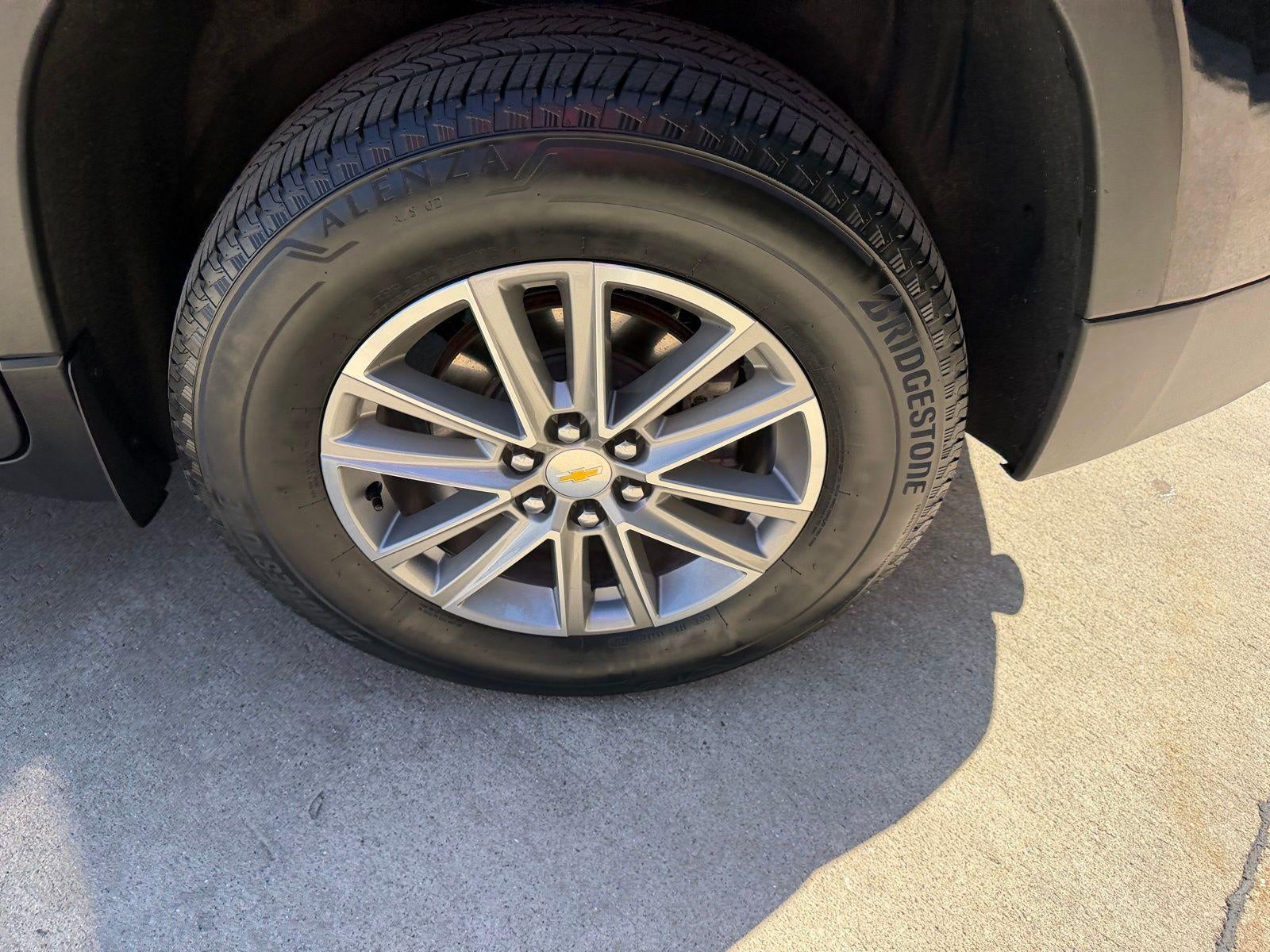 2023 Chevrolet Traverse LT