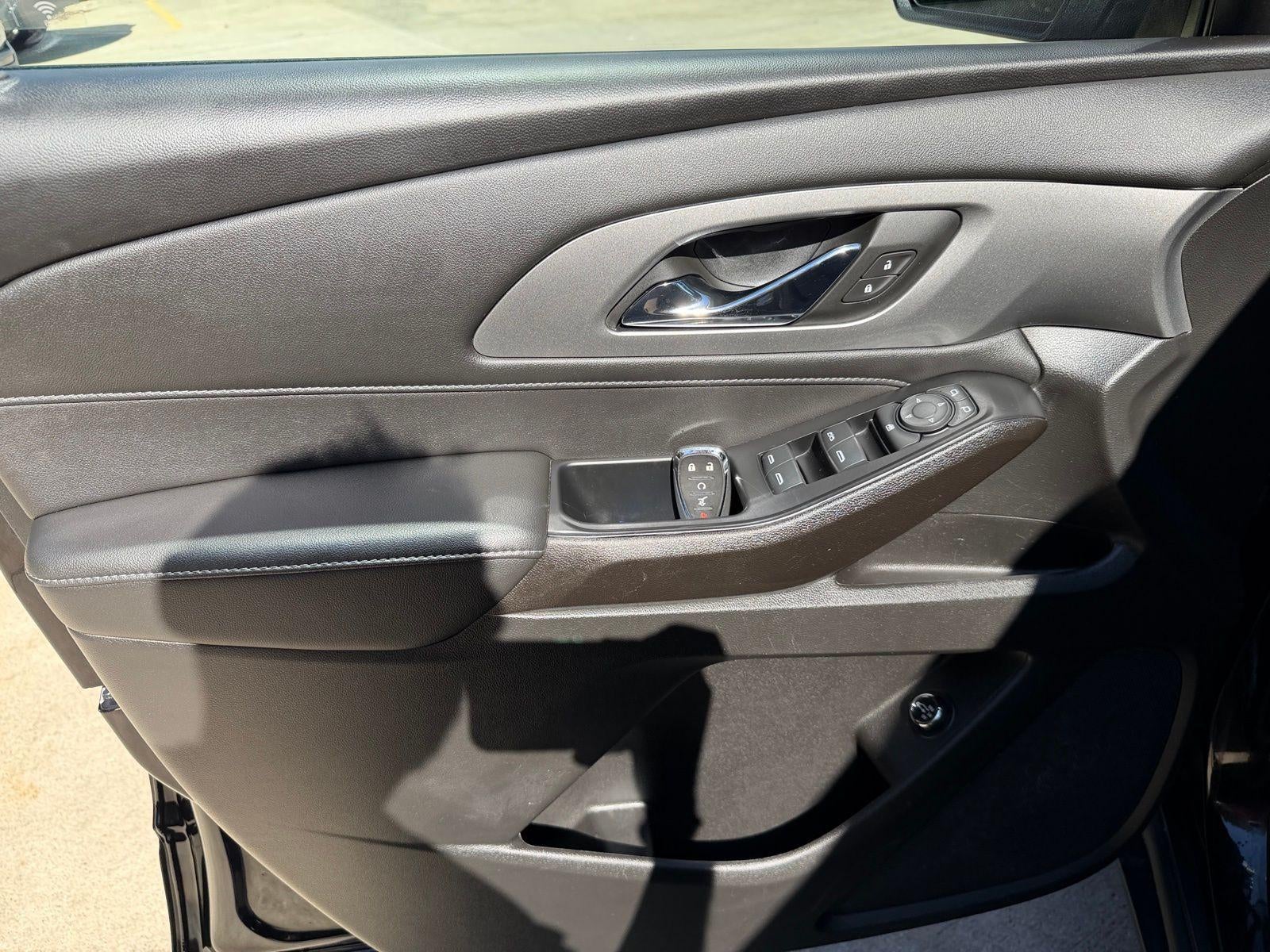 2023 Chevrolet Traverse LT