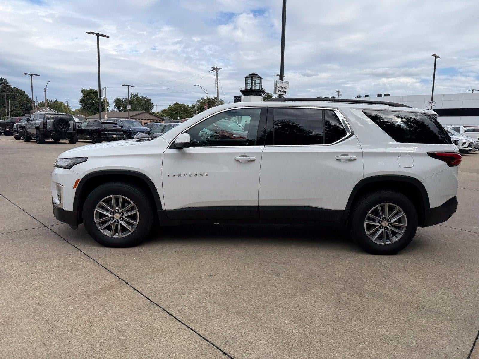 2023 Chevrolet Traverse LT
