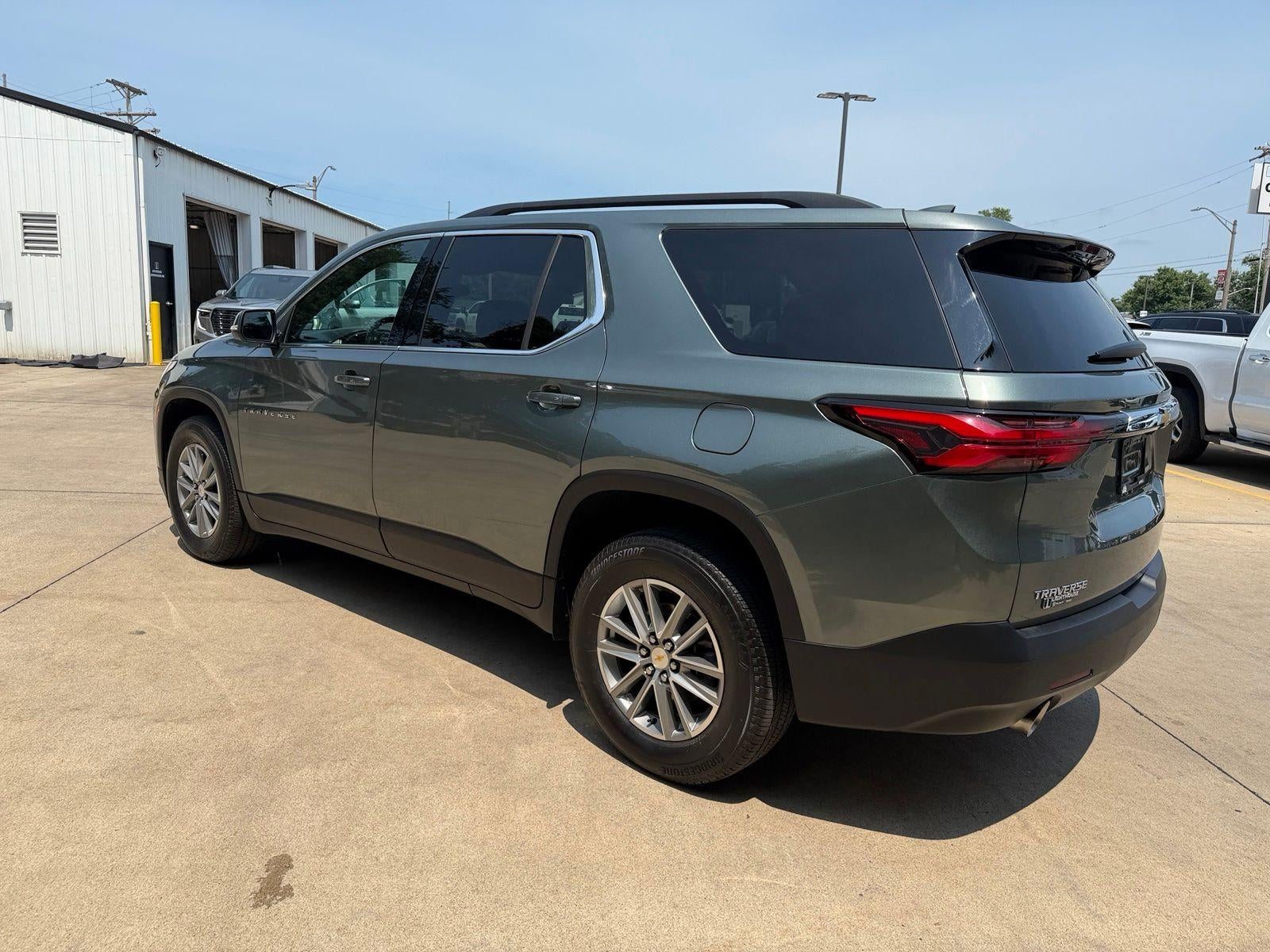2023 Chevrolet Traverse LT