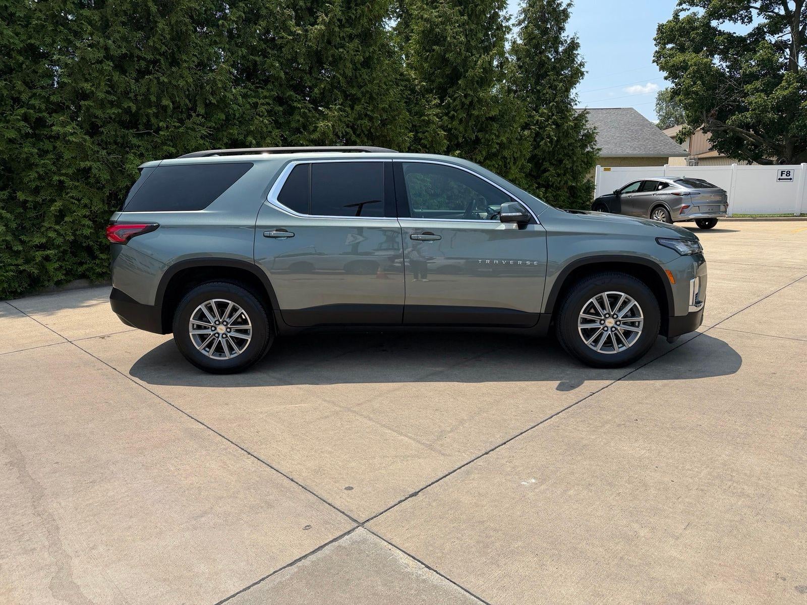 2023 Chevrolet Traverse LT