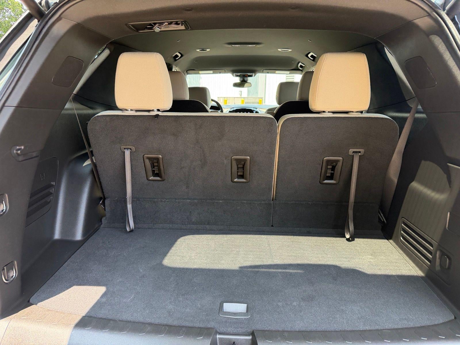 2023 Chevrolet Traverse LT