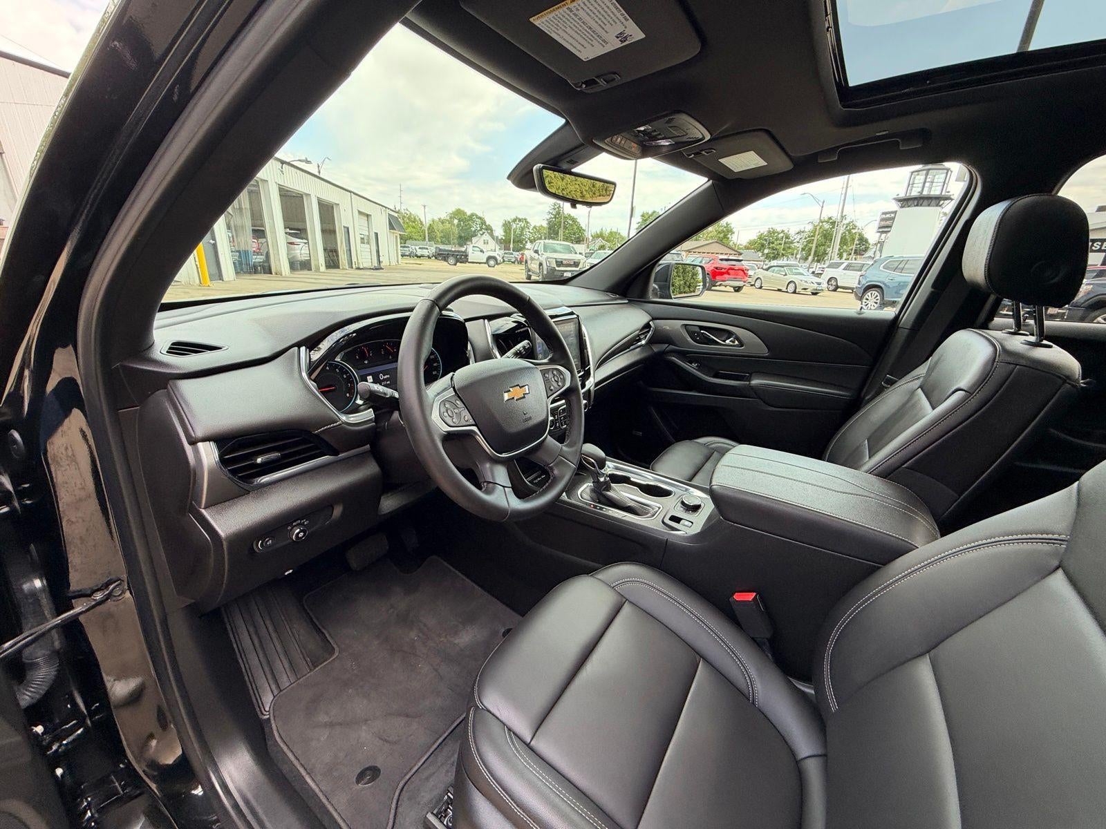 2023 Chevrolet Traverse LT Leather