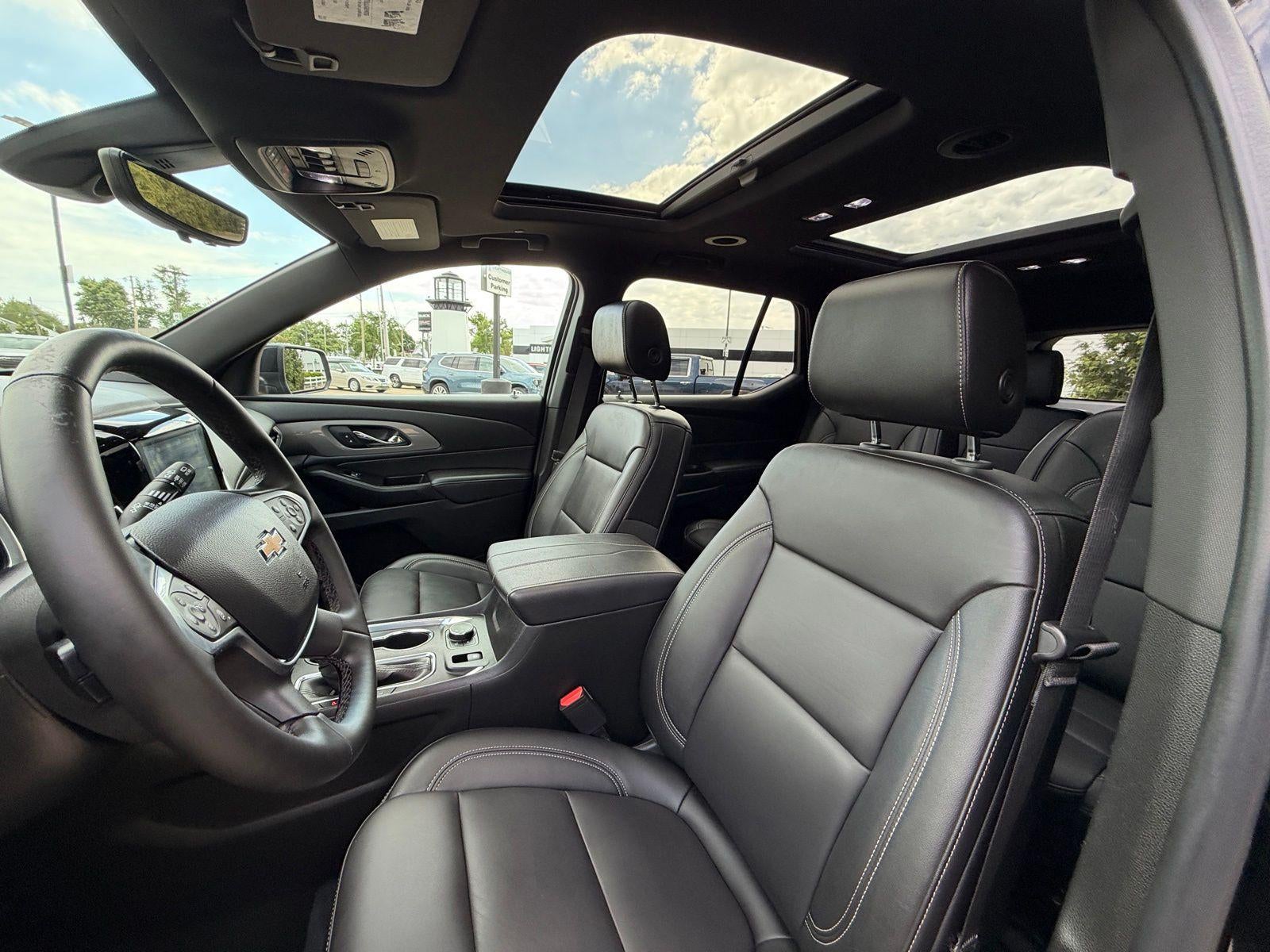2023 Chevrolet Traverse LT Leather