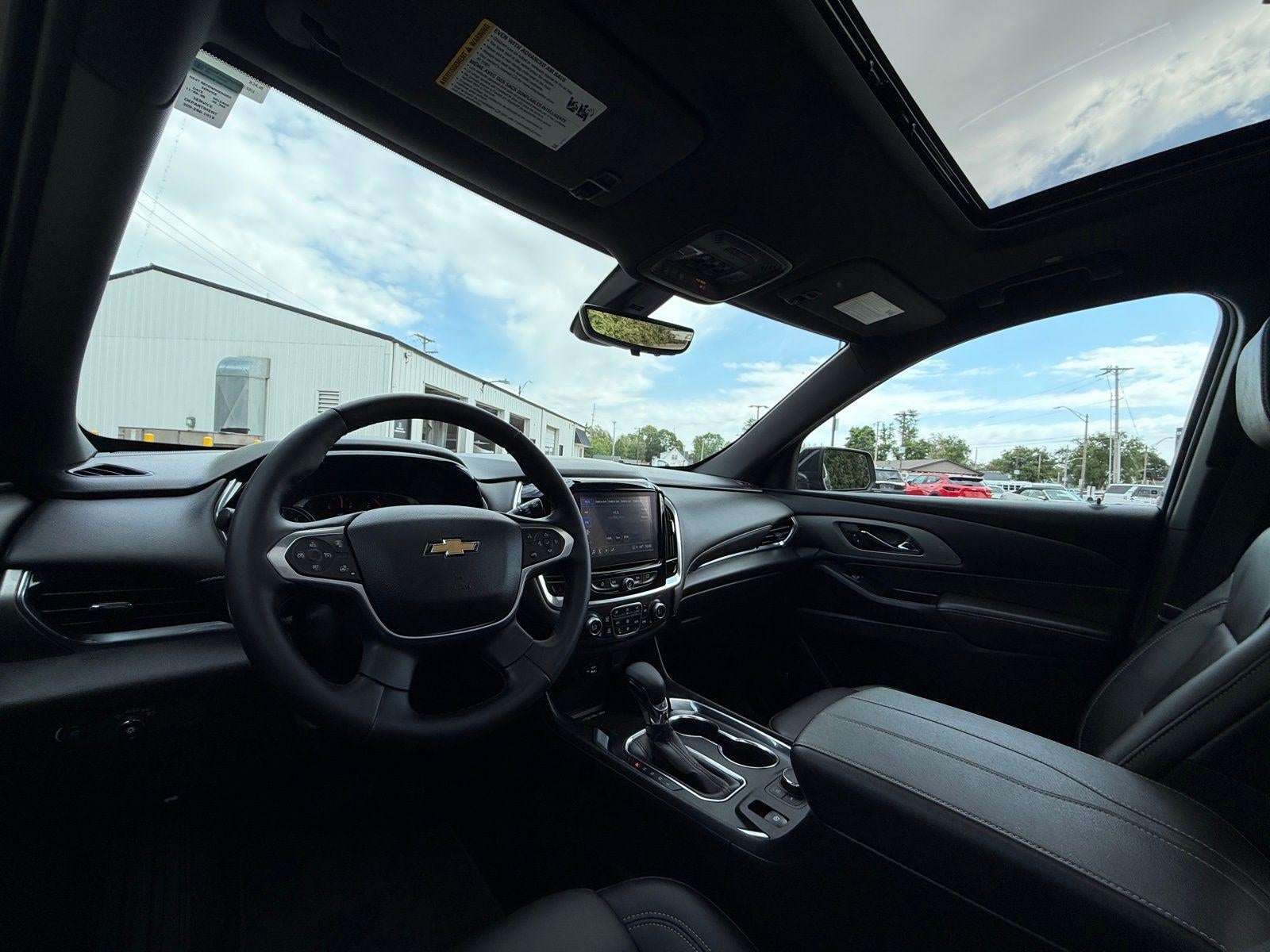 2023 Chevrolet Traverse LT Leather