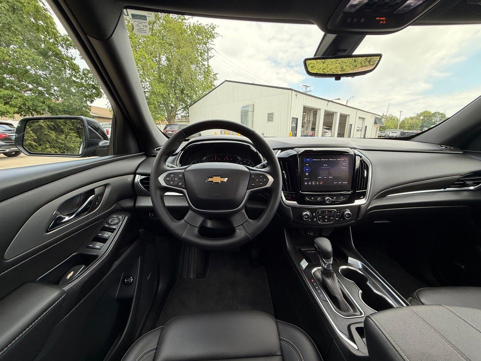 2023 Chevrolet Traverse LT Leather