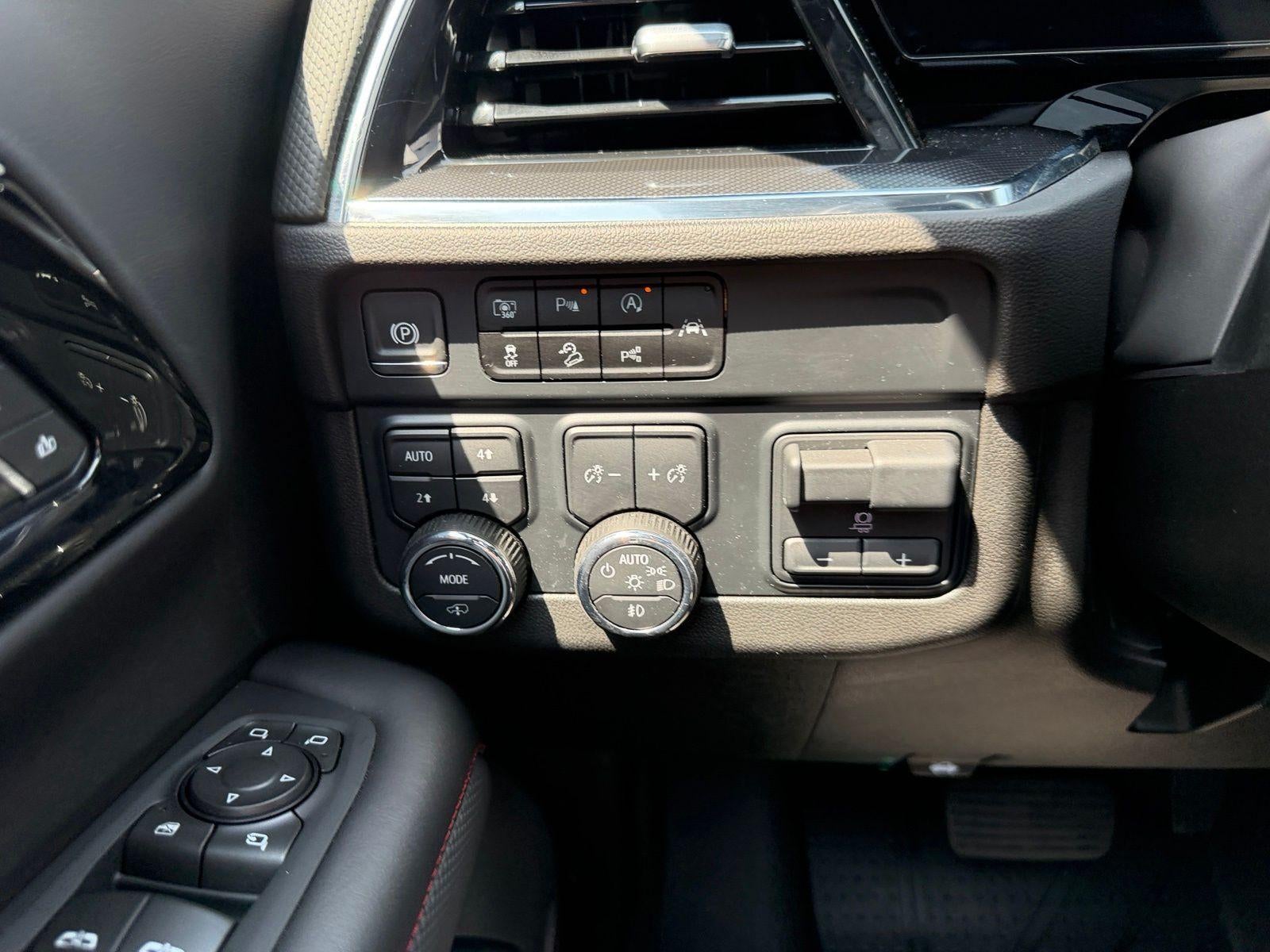 2025 Chevrolet Suburban RST