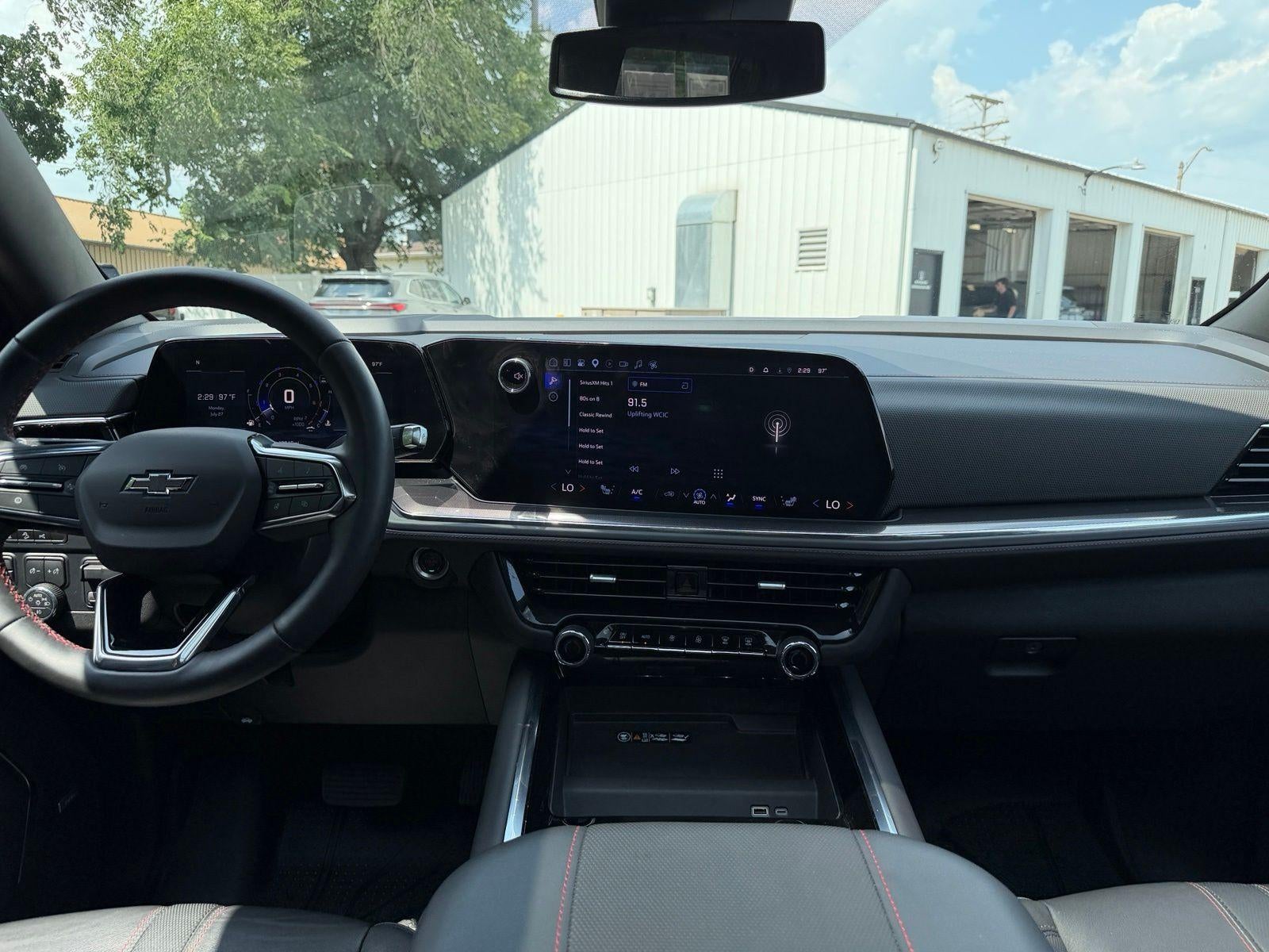 2025 Chevrolet Suburban RST