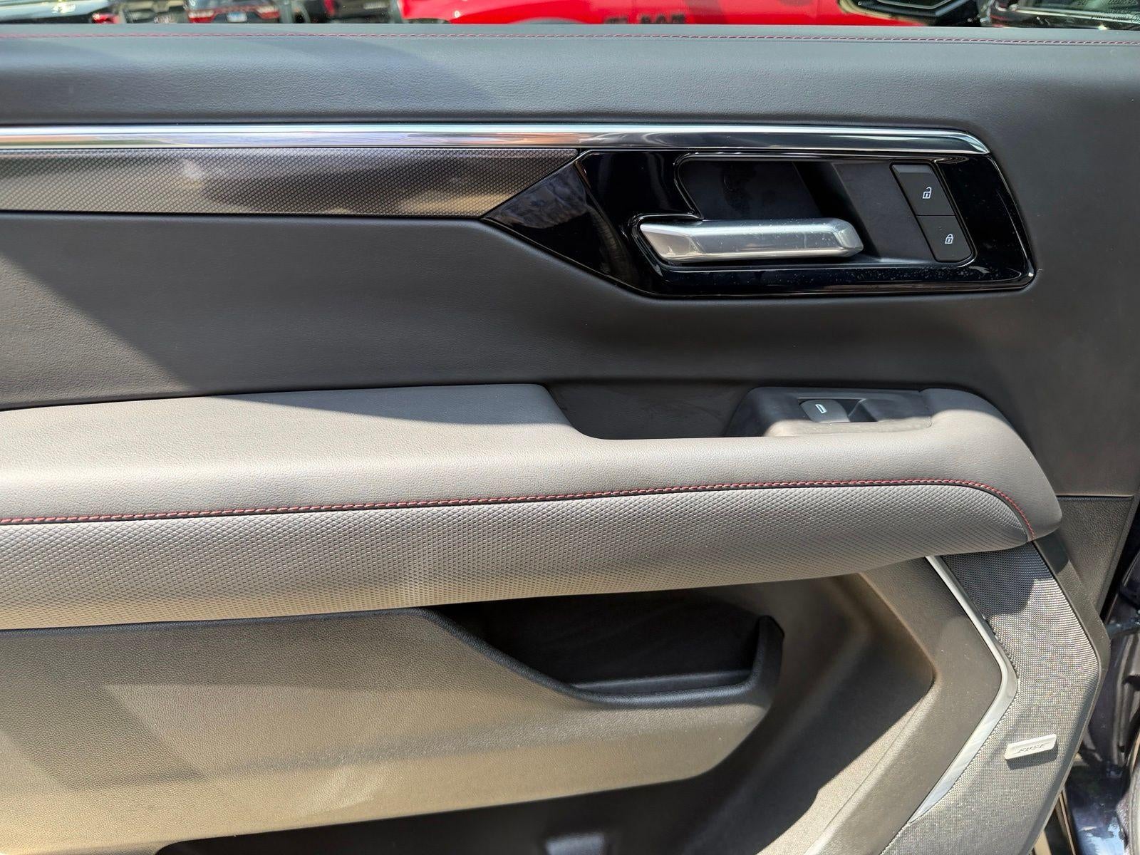 2025 Chevrolet Suburban RST