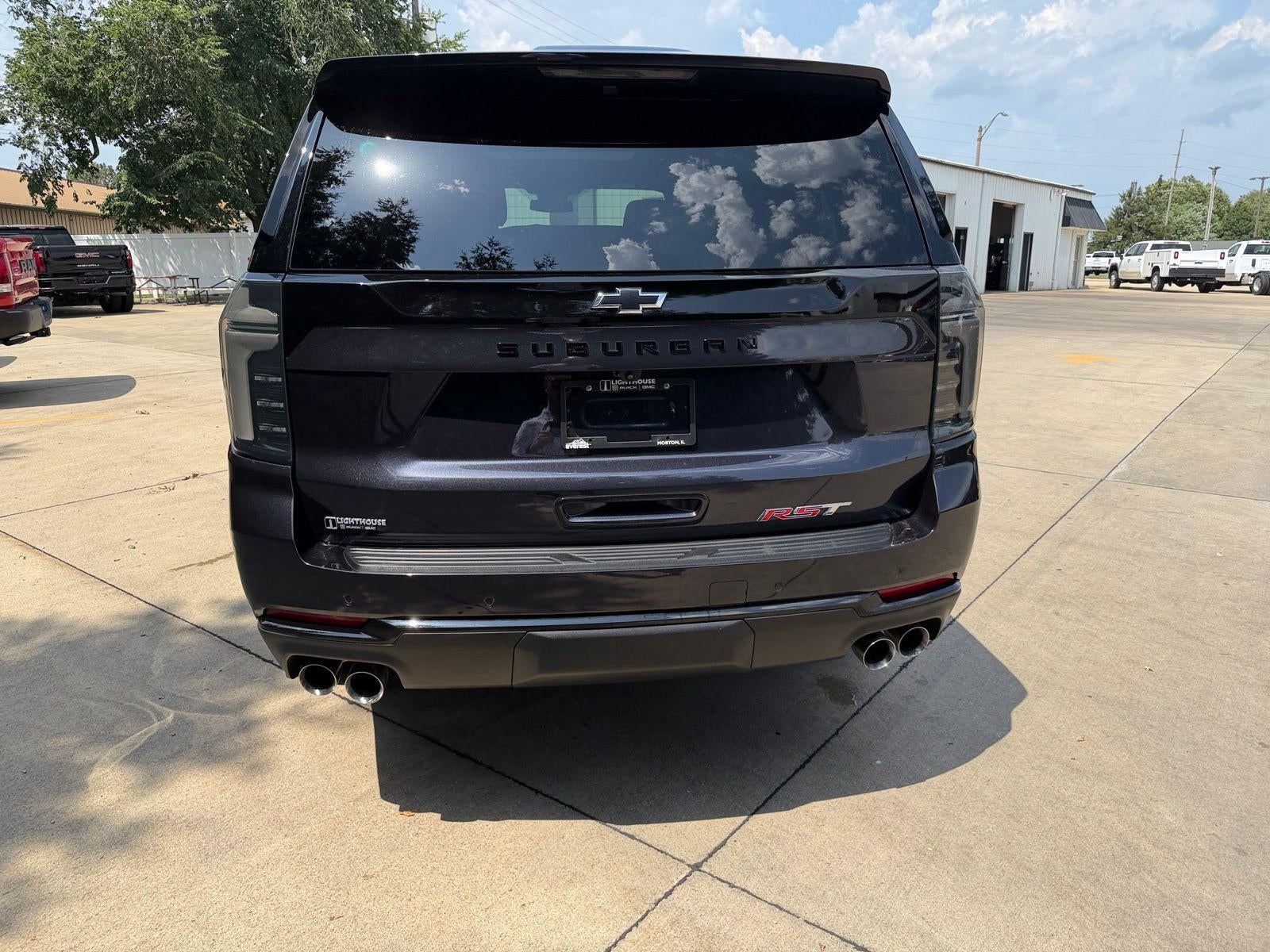2025 Chevrolet Suburban RST