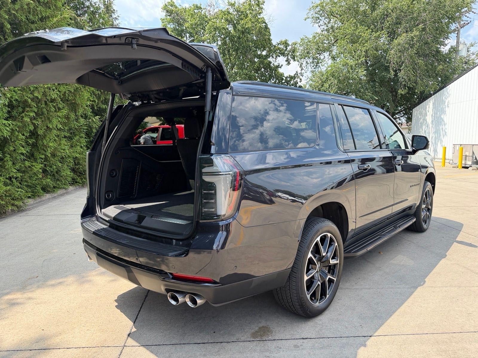 2025 Chevrolet Suburban RST