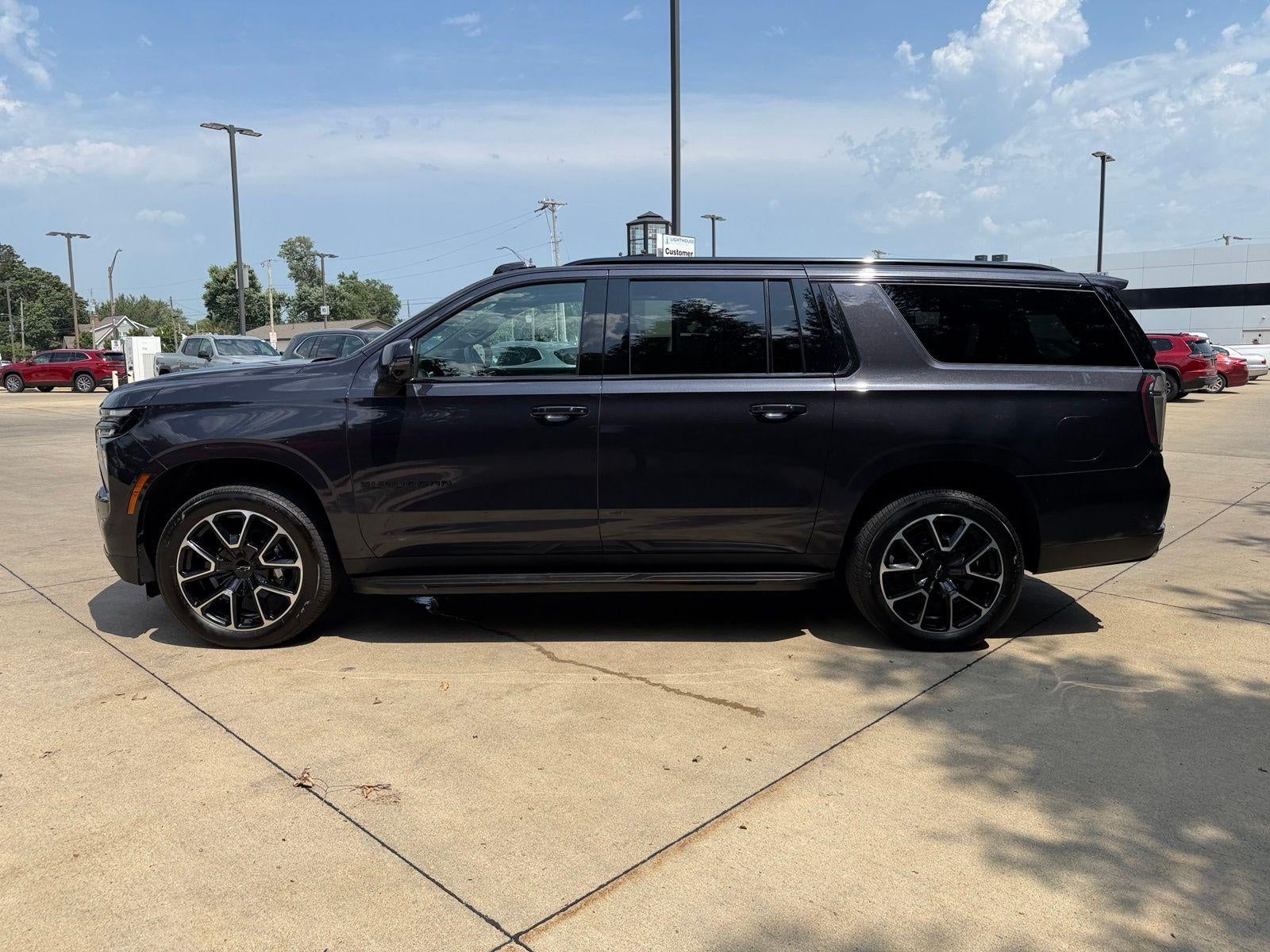 2025 Chevrolet Suburban RST