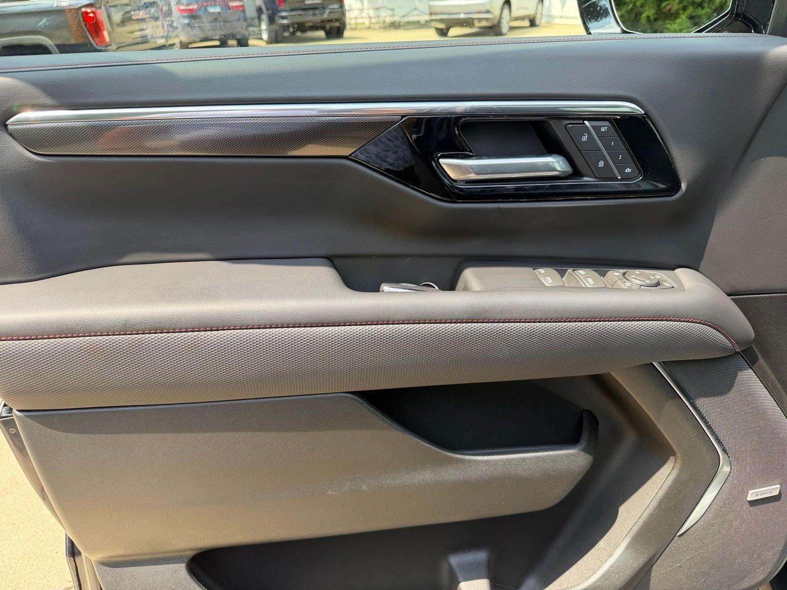 2025 Chevrolet Suburban RST