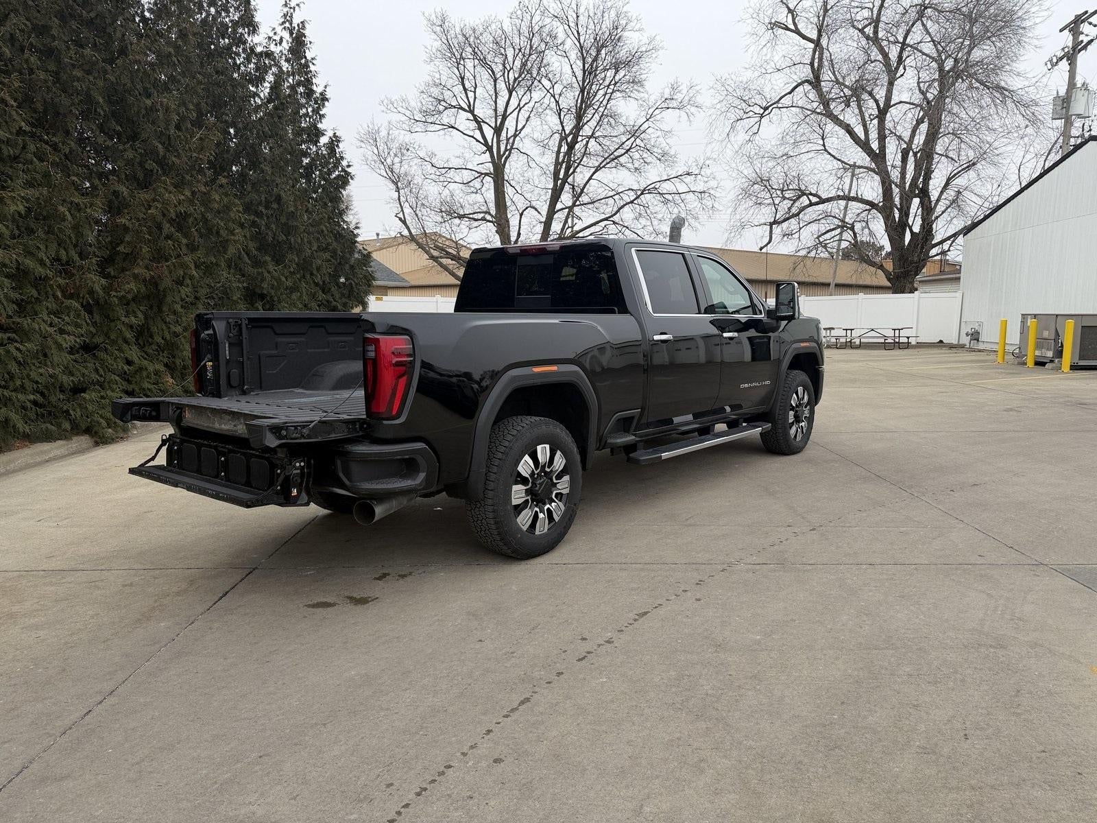 2025 GMC Sierra 2500 HD Denali