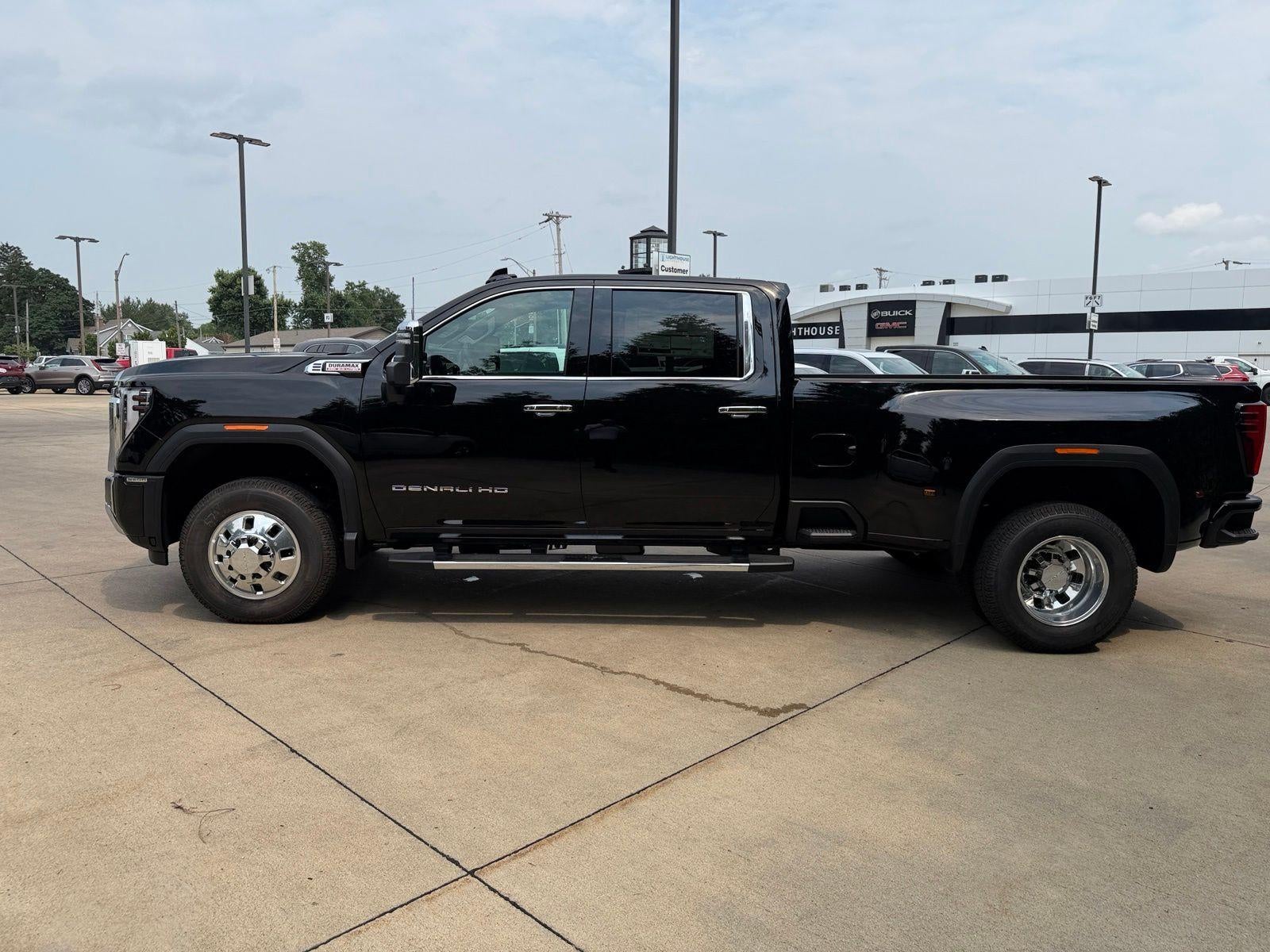 2026 GMC Sierra 3500HD Denali - Photo 8