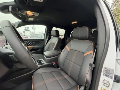 2025 GMC Canyon 4WD AT4