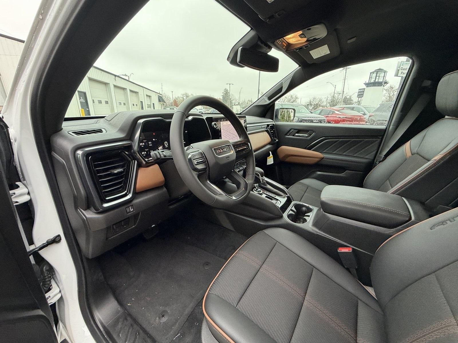 2025 GMC Canyon 4WD AT4