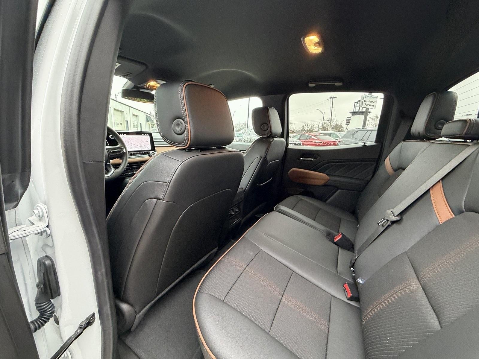 2025 GMC Canyon 4WD AT4