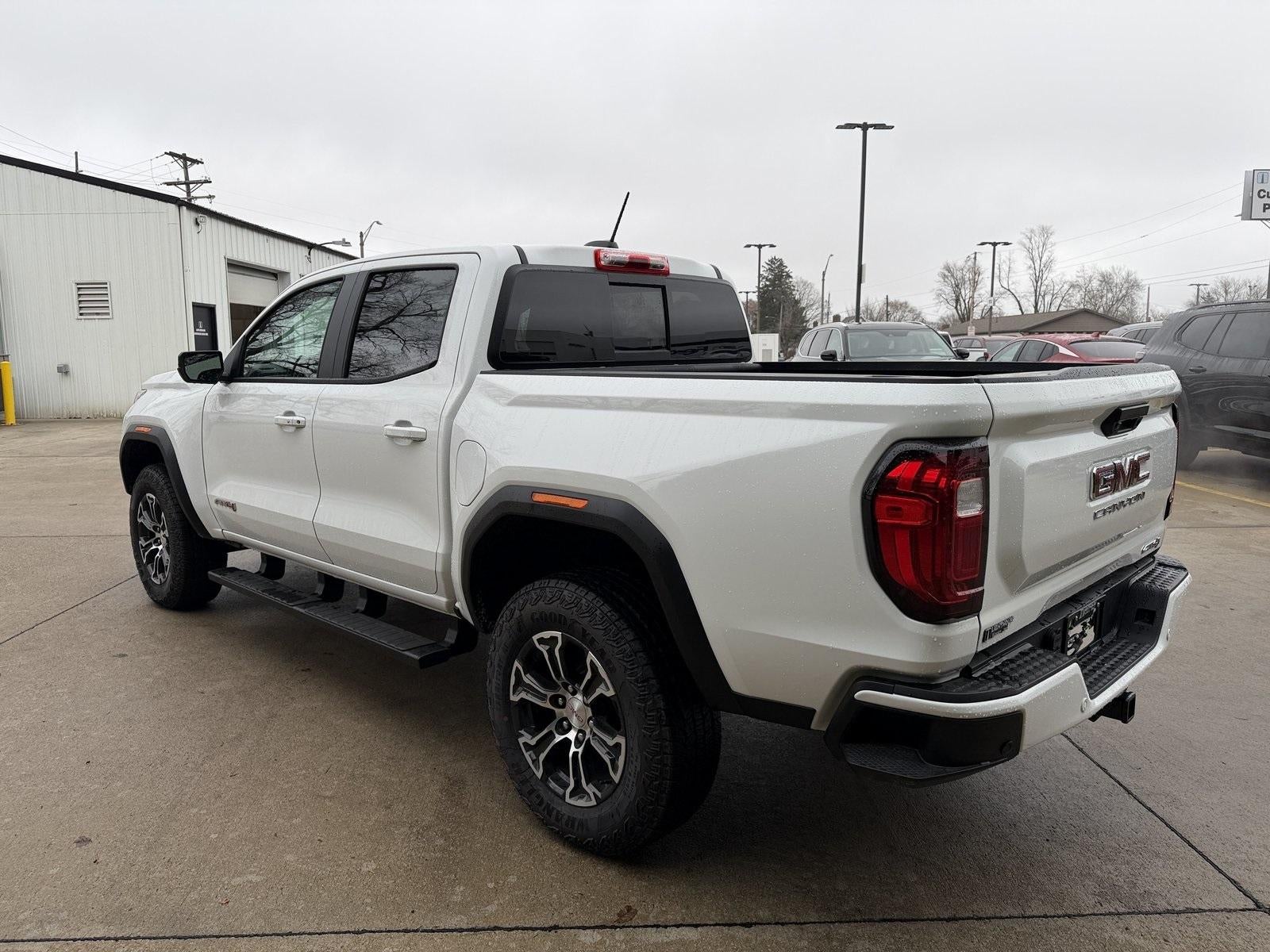 2025 GMC Canyon 4WD AT4