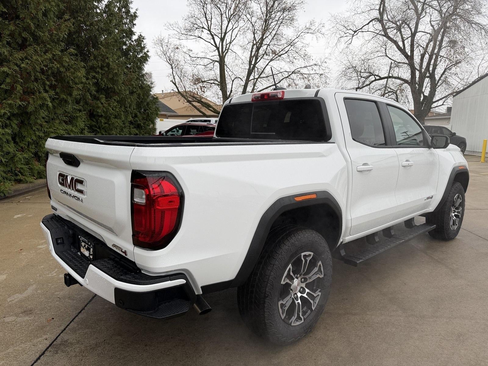 2025 GMC Canyon 4WD AT4
