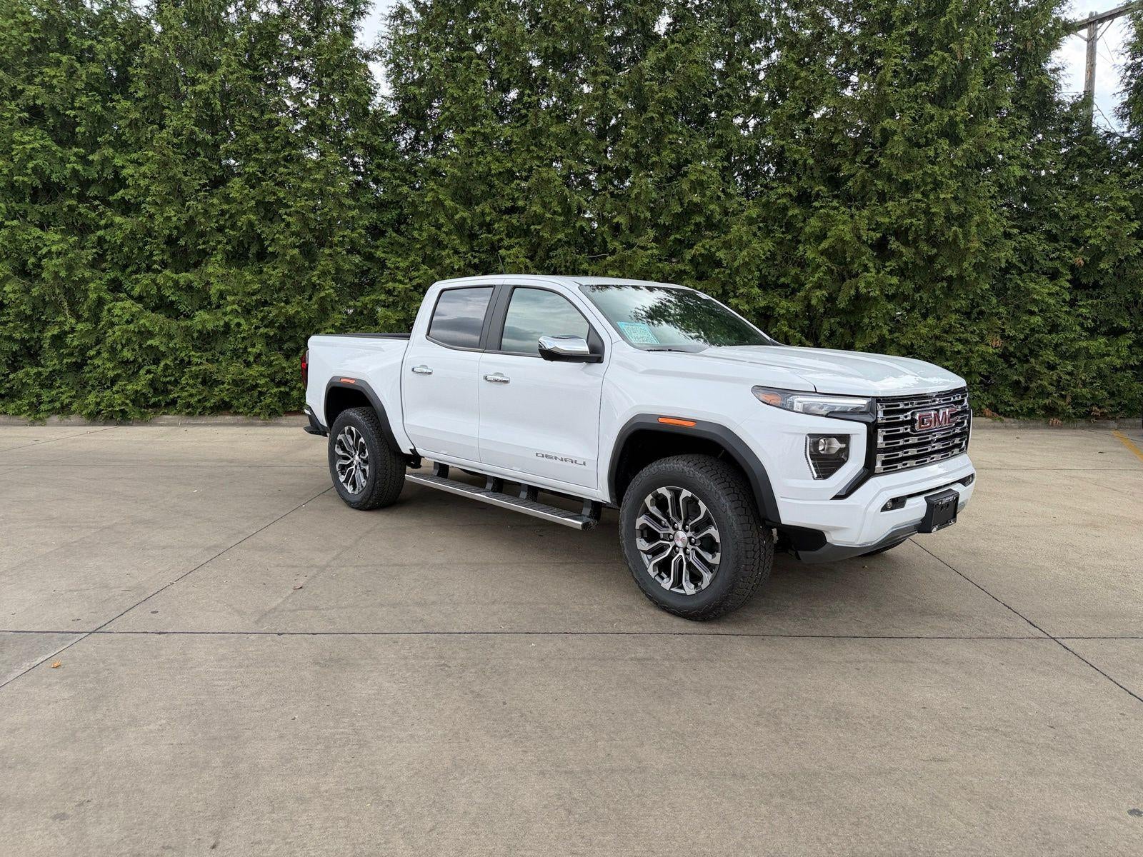 2026 GMC Canyon 4WD Denali Crew Cab Short Box's photo