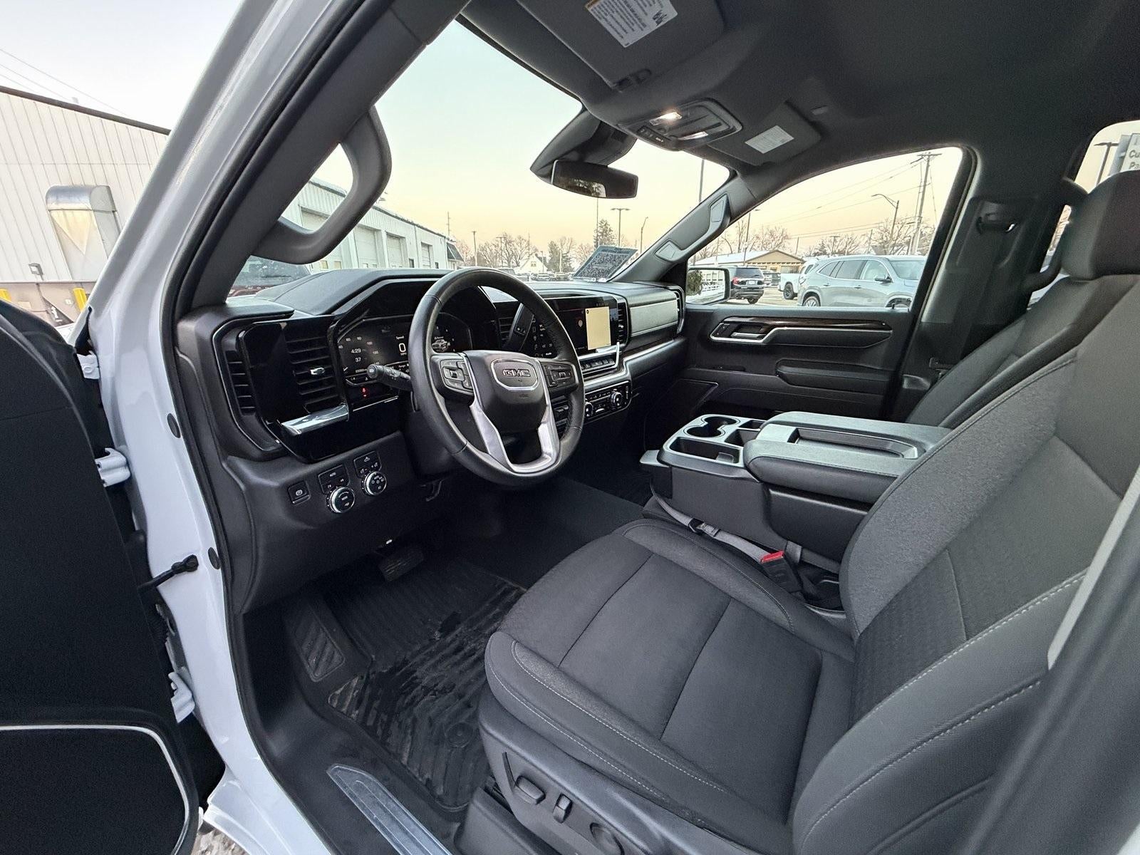 2025 GMC Sierra 1500 Elevation