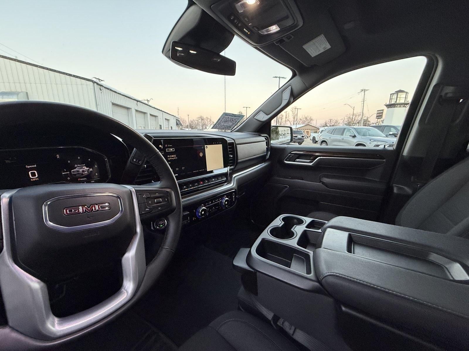 2025 GMC Sierra 1500 Elevation